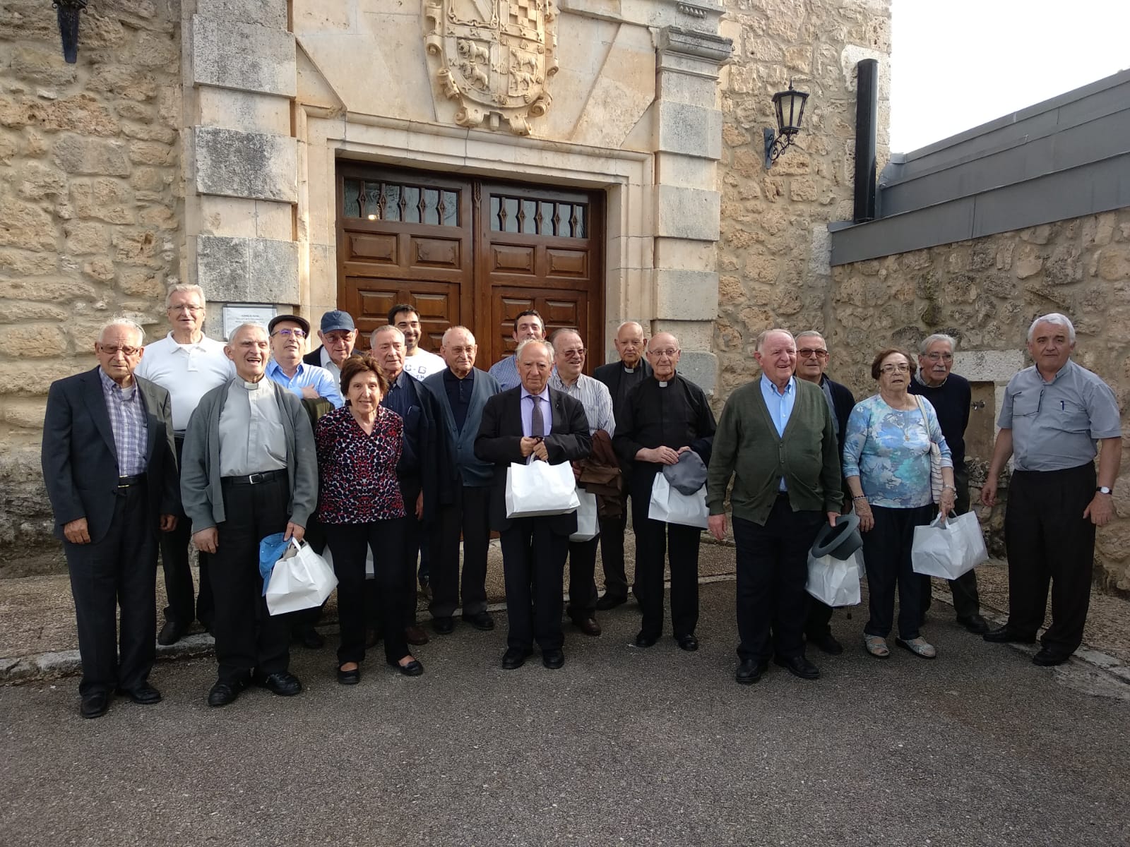 La Casa Sacerdotal viaja a La Aguilera para conocer Iesu Communio 1 iesu communio