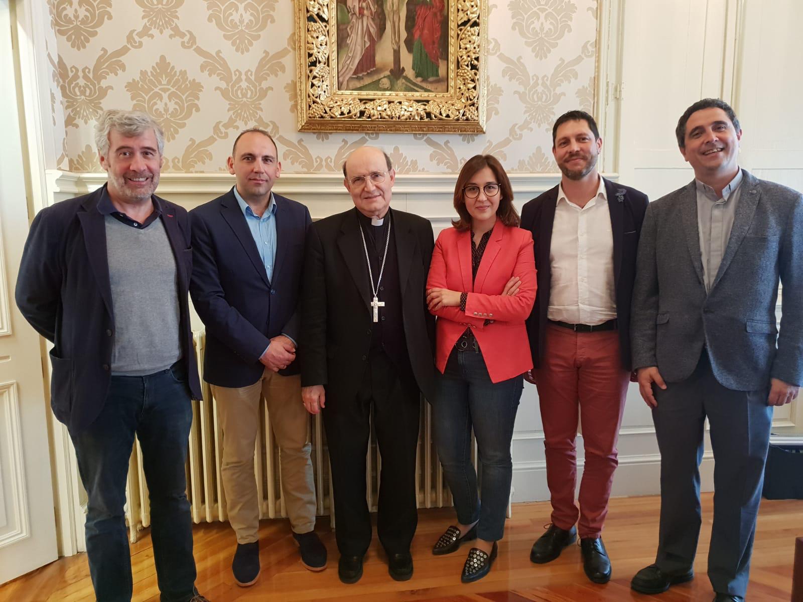 Ignacio Ruiz Gutiérrez, nuevo secretario general de Cáritas Burgos 1 Ignacio, segundo por la derecha, junto al arzobispo y el equipo directivo de Cáritas. Juan José (segundo por la izquierda) ha sido secretario los últimos ocho años.