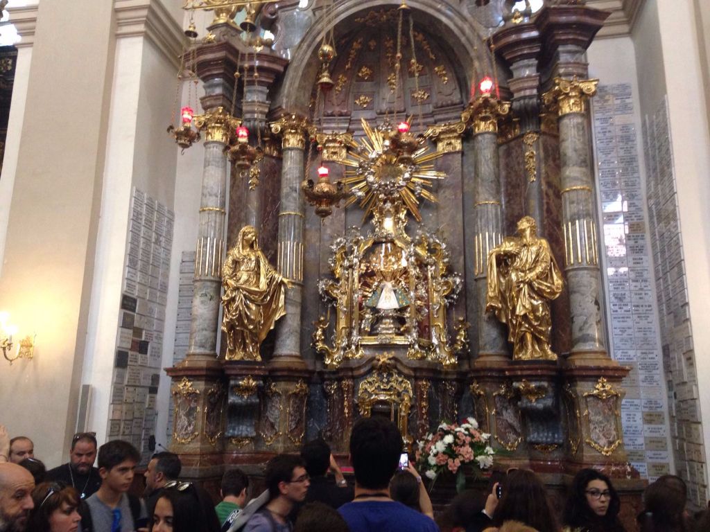 Los jóvenes burgaleses de la JMJ descubren Praga 4 img-20160720-wa0003.jpg