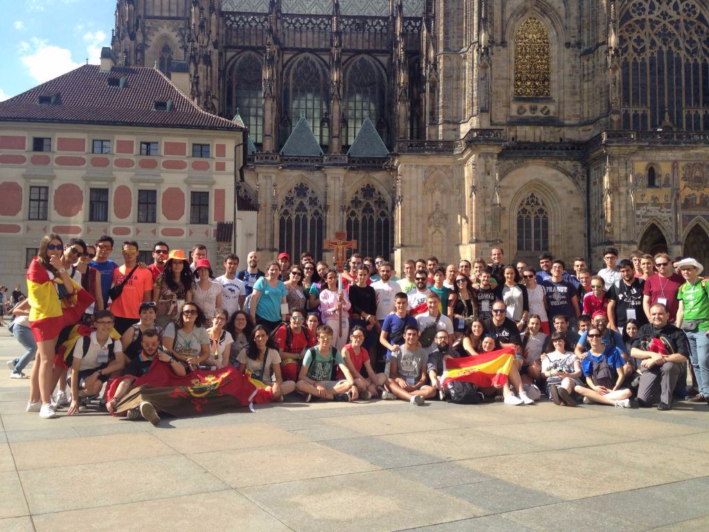 Los jóvenes burgaleses de la JMJ descubren Praga 6 img-20160720-wa0005.jpg