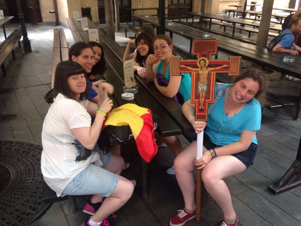 Los jóvenes burgaleses de la JMJ descubren Praga 9 img-20160720-wa0008.jpg