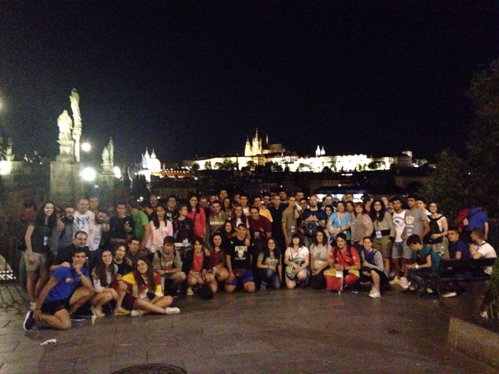 Los jóvenes burgaleses de la JMJ descubren Praga 10 img-20160720-wa0009.jpg