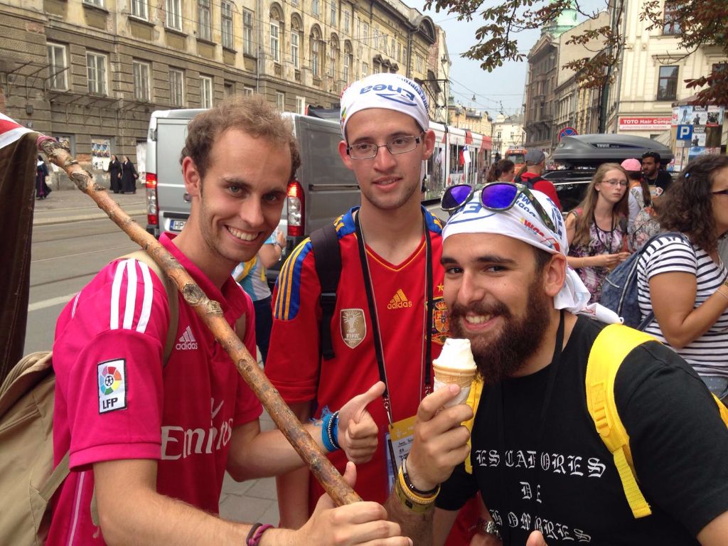 Jóvenes de todo el mundo llegan a Cracovia 5 img-20160727-wa0020.jpg