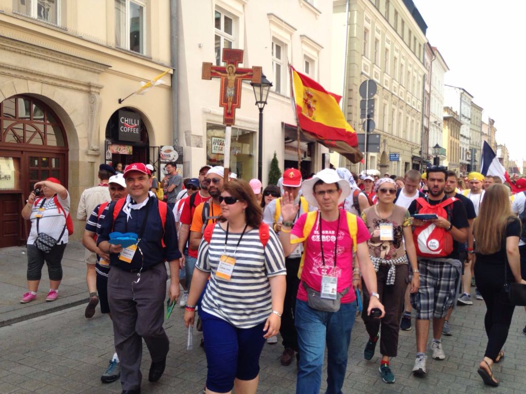 Jóvenes de todo el mundo llegan a Cracovia 6 img-20160727-wa0021.jpg