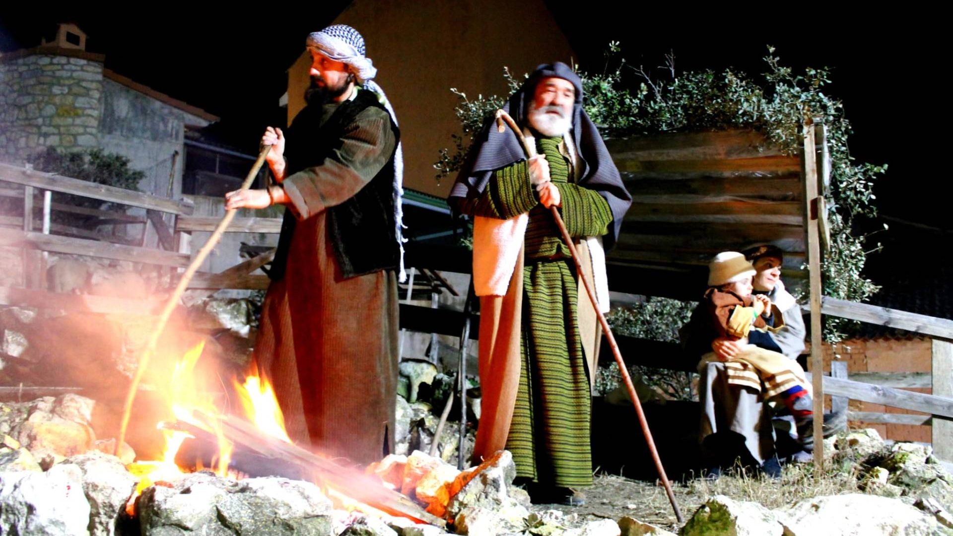 La magia de la Navidad «cobra vida» en la cabalgata de Torregalindo 17 La magia de la Navidad «cobra vida» en la cabalgata de Torregalindo