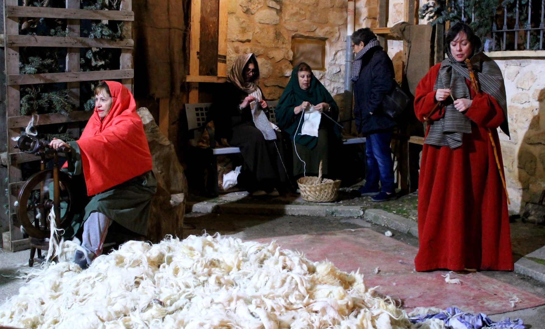 La magia de la Navidad «cobra vida» en la cabalgata de Torregalindo 9 La magia de la Navidad «cobra vida» en la cabalgata de Torregalindo