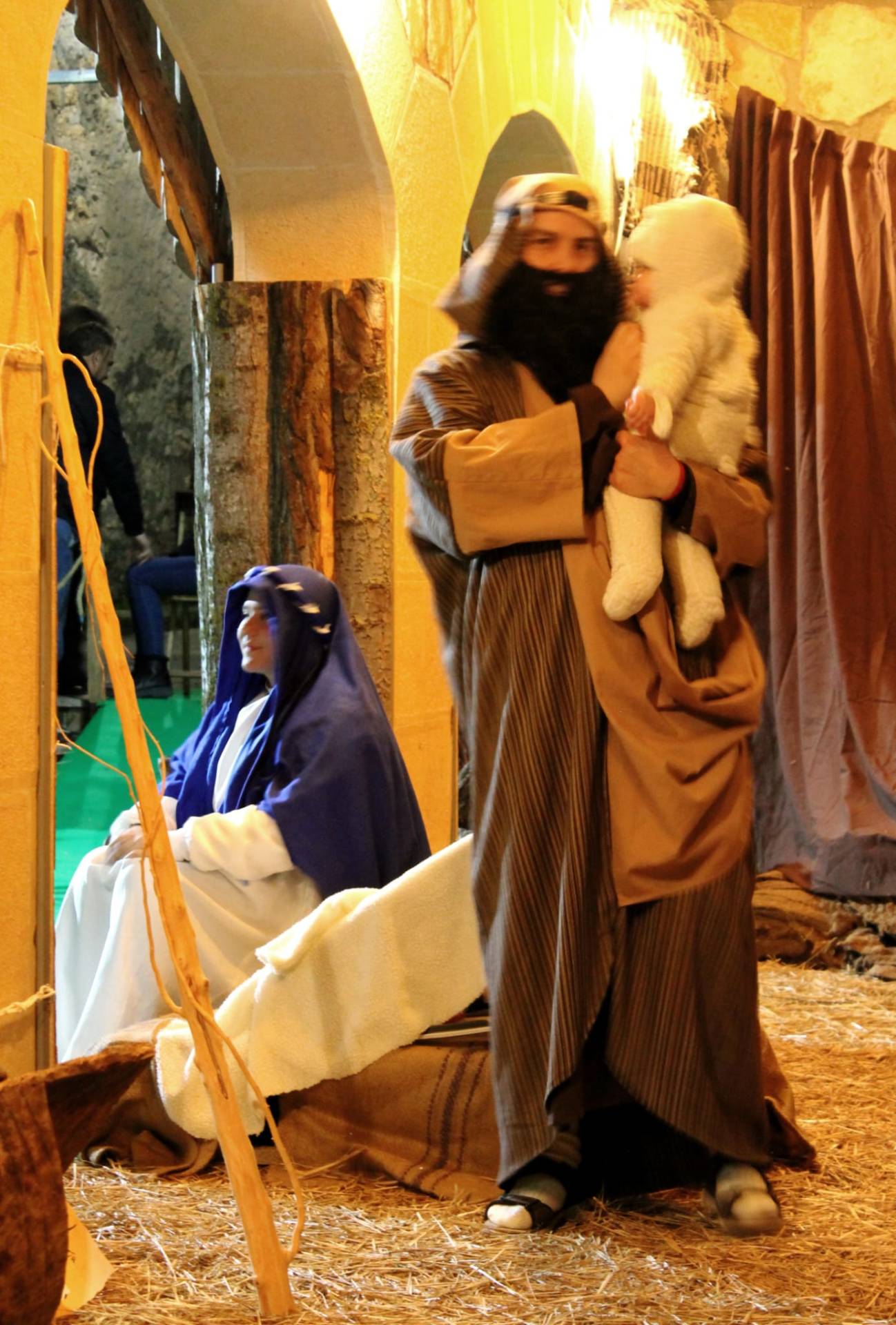 La magia de la Navidad «cobra vida» en la cabalgata de Torregalindo 4 La magia de la Navidad «cobra vida» en la cabalgata de Torregalindo