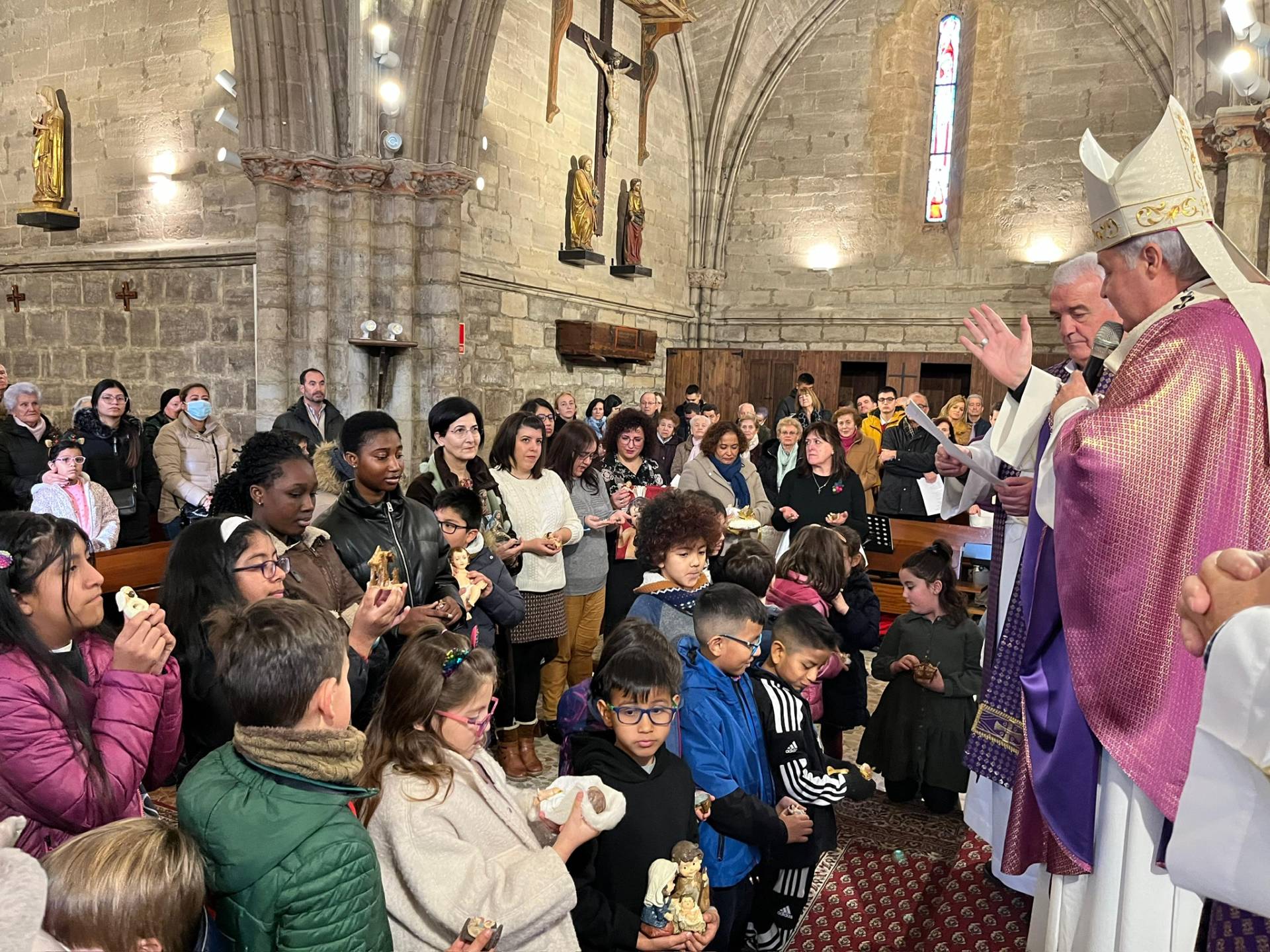 El arzobispo continúa con su visita pastoral en la Real y Antigua de Gamonal 4 El arzobispo continúa con su visita pastoral en la Real y Antigua de Gamonal