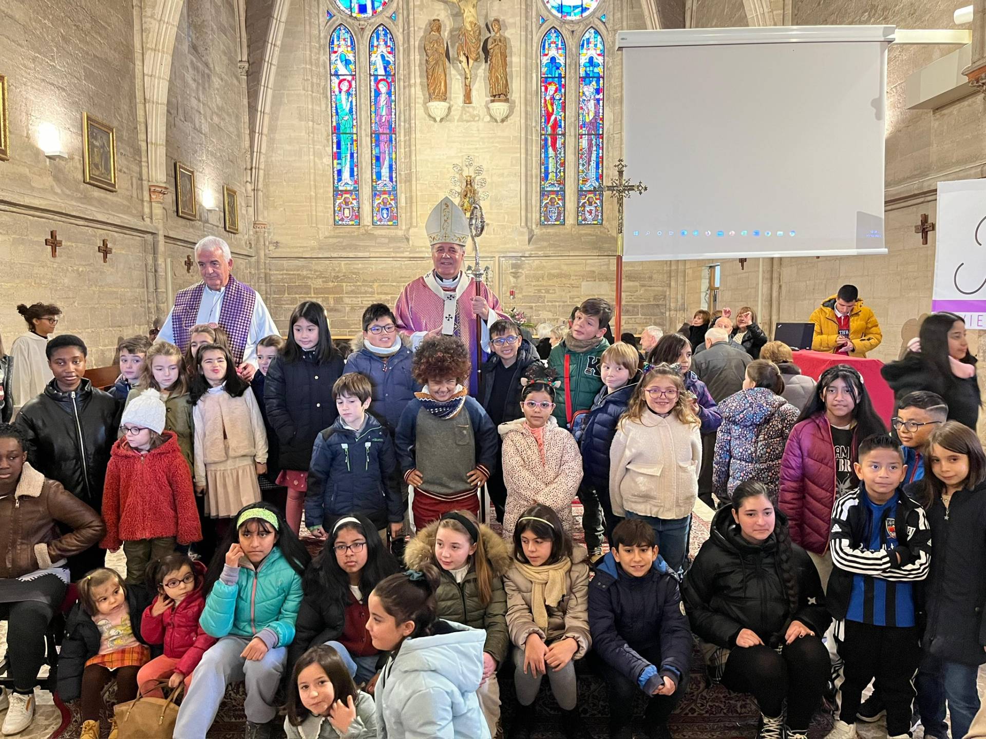 El arzobispo continúa con su visita pastoral en la Real y Antigua de Gamonal 9 El arzobispo continúa con su visita pastoral en la Real y Antigua de Gamonal