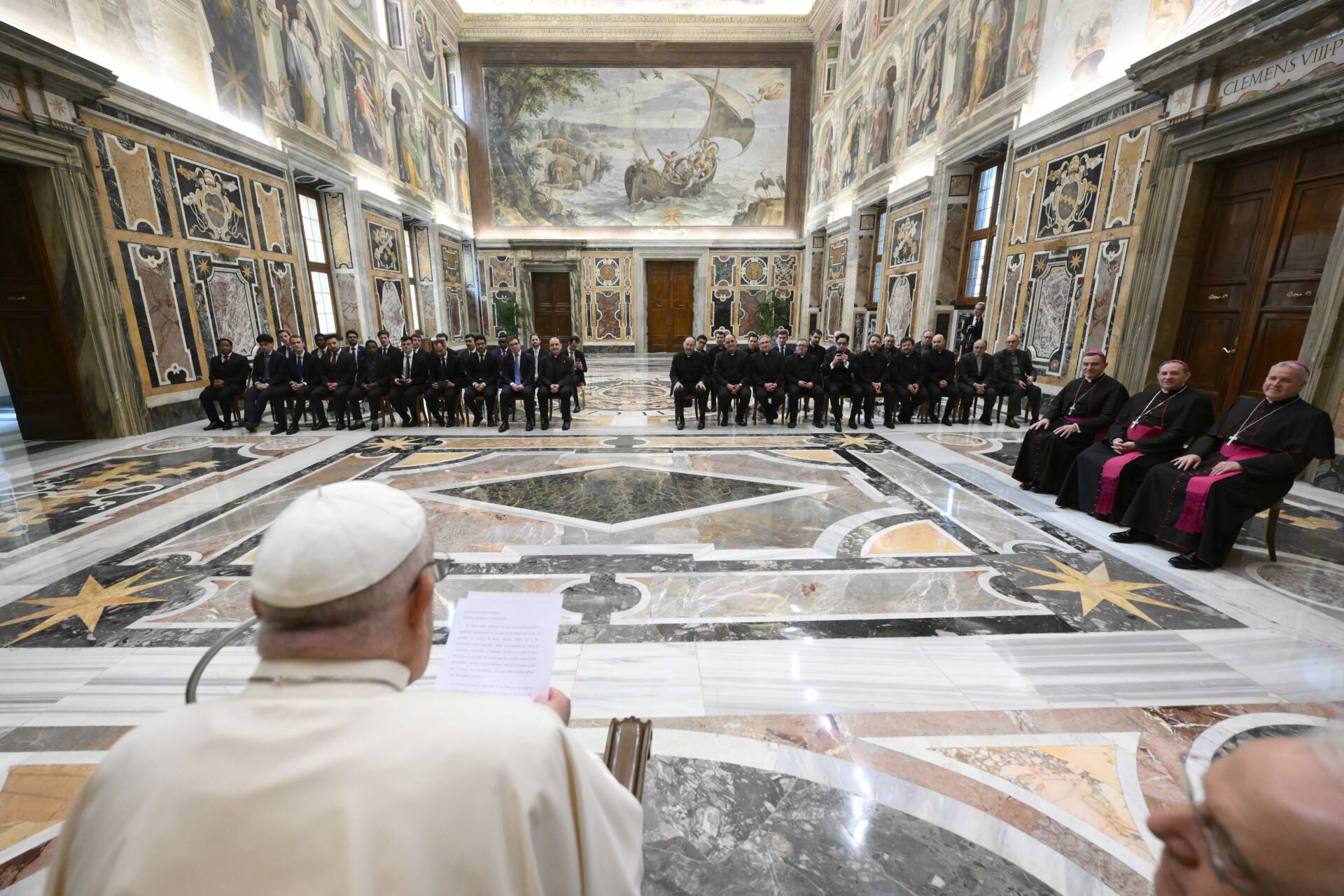 El Papa, a la comunidad del seminario de Burgos: «Jesús te quiere en esta tierra vaciada para llenarla de Dios» 5 IMG_0018