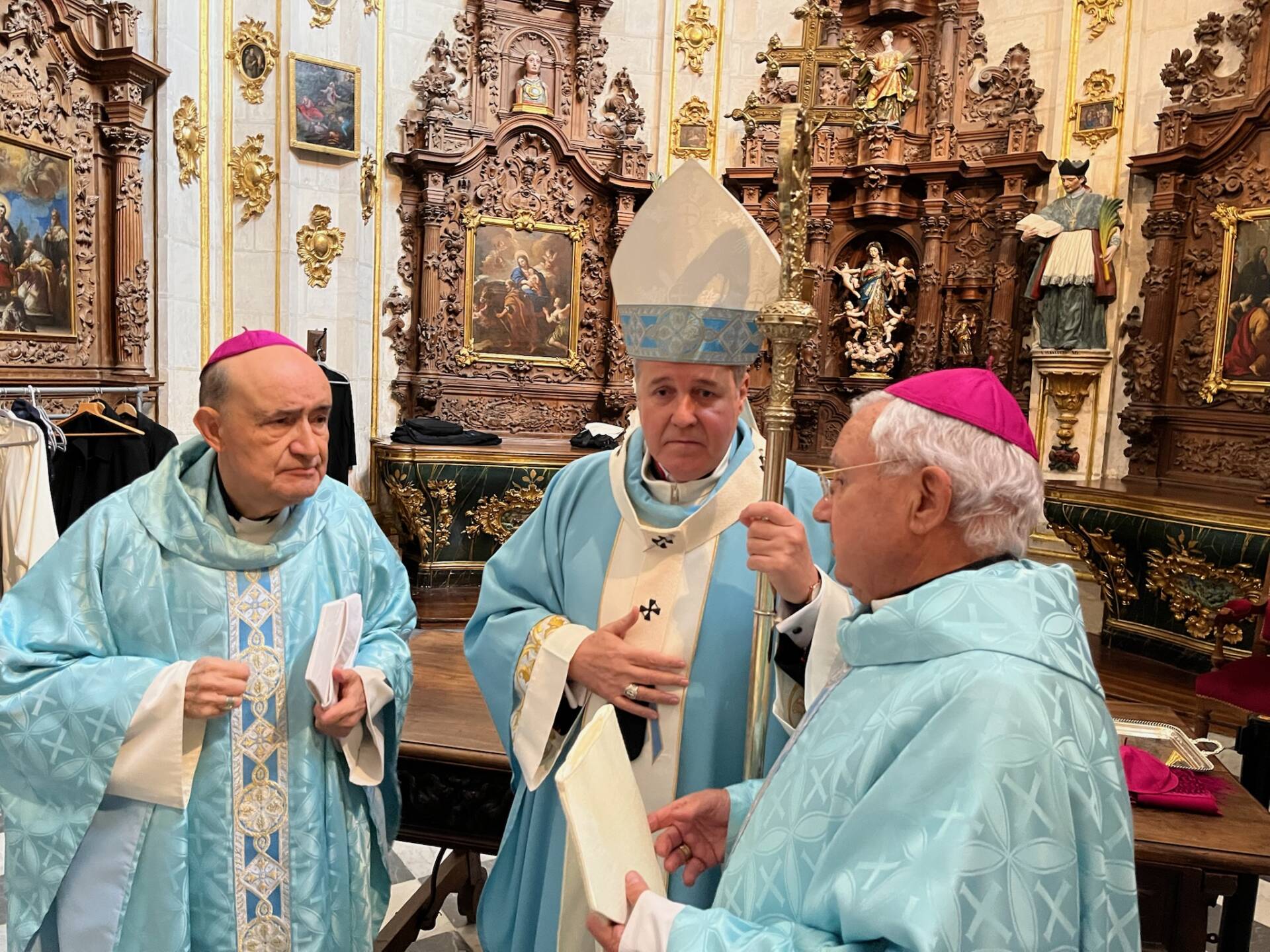 Mons. Iceta: «María, madre de esperanza, nunca abandona a sus hijos» 8 IMG_3653