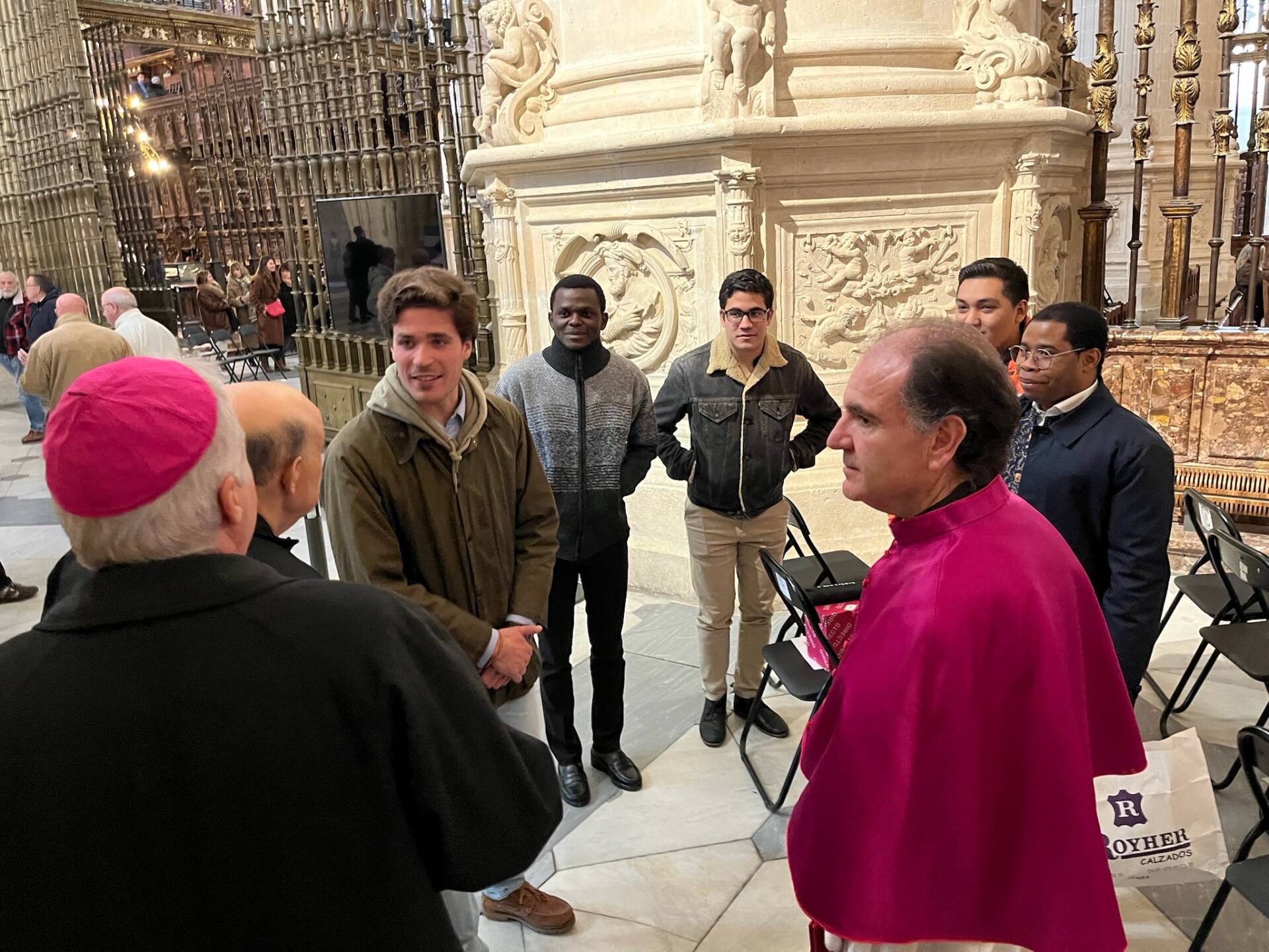 Mons. Iceta: «María, madre de esperanza, nunca abandona a sus hijos» 6 IMG_3667