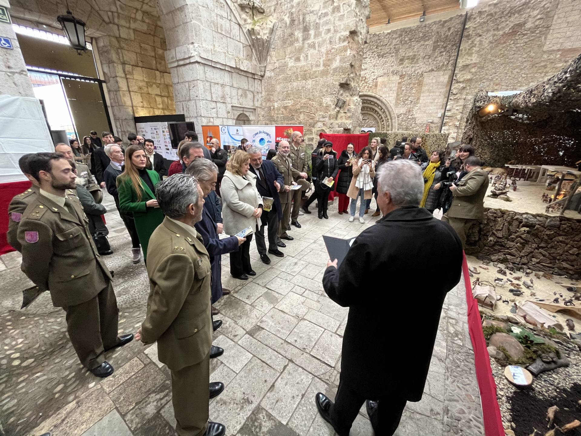 El arzobispo bendice el belén monumental del Ejército en Burgos, el más grande del mundo 2 El arzobispo bendice el belén monumental del Ejército en Burgos, el más grande del mundo