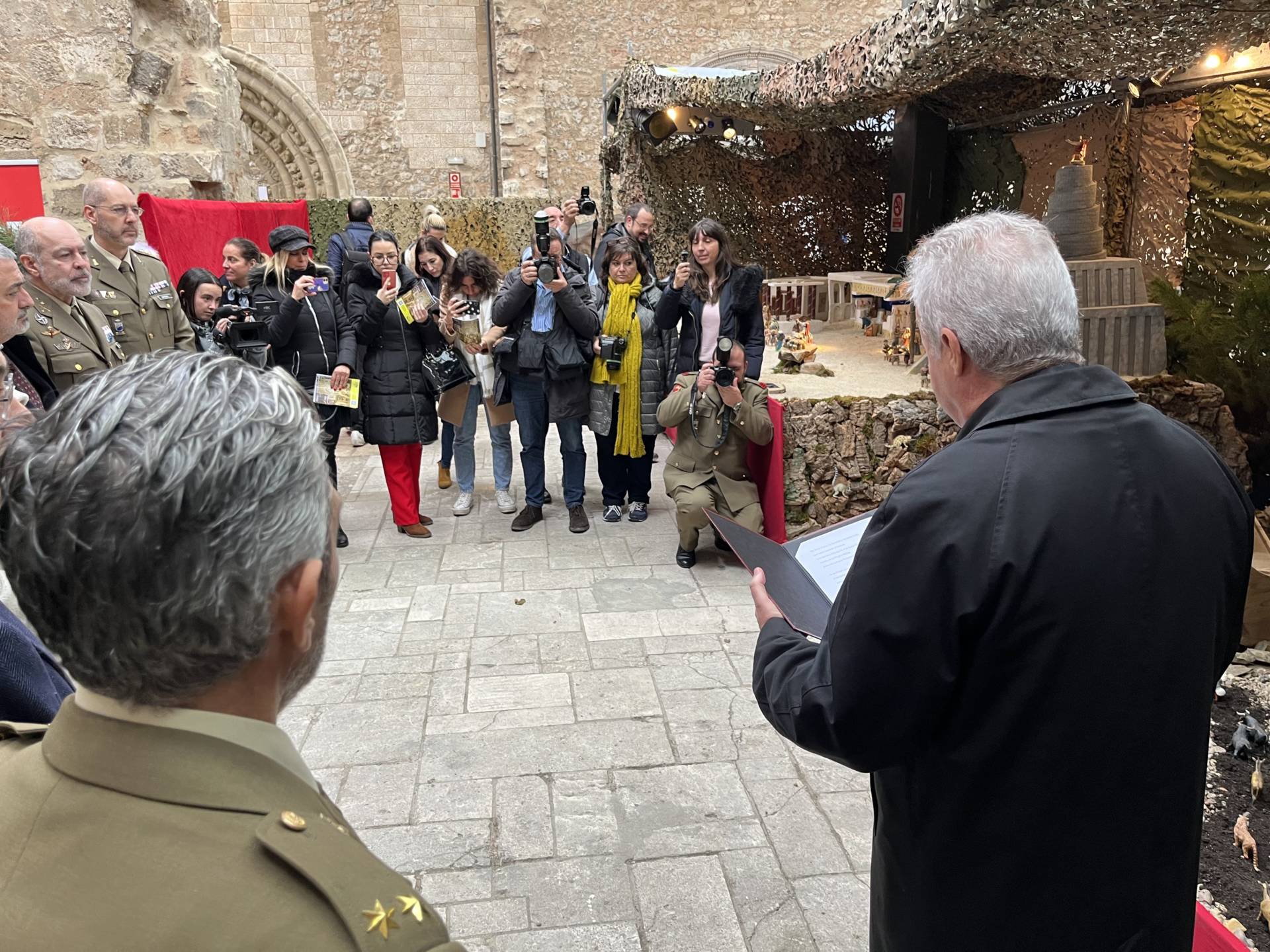 El arzobispo bendice el belén monumental del Ejército en Burgos, el más grande del mundo 6 El arzobispo bendice el belén monumental del Ejército en Burgos, el más grande del mundo