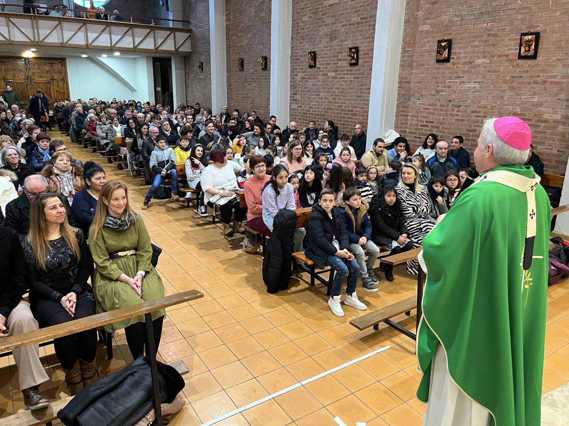 El arzobispo prosigue su visita a Gamonal en Capiscol, La Ventilla y Castañares 10 El arzobispo prosigue su visita pastoral a Gamonal en Capiscol