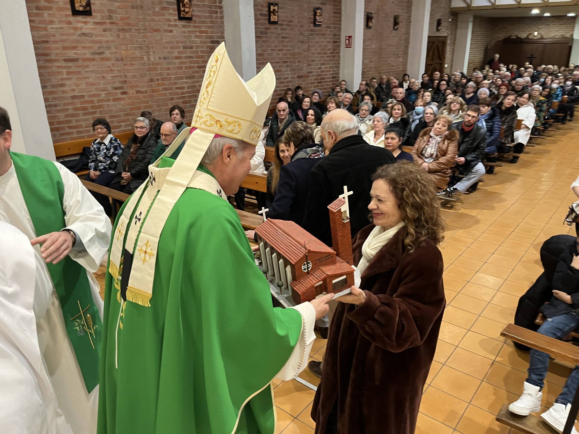 El arzobispo prosigue su visita a Gamonal en Capiscol, La Ventilla y Castañares 9 El arzobispo prosigue su visita pastoral a Gamonal en Capiscol