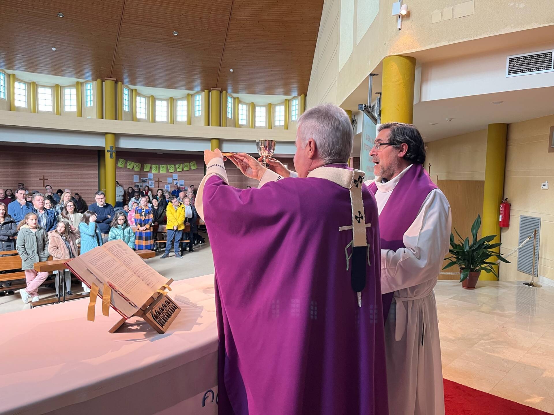 El arzobispo continúa su visita pastoral en la parroquia de San Juan de Ortega 4 El arzobispo continúa su visita pastoral en la parroquia de San Juan de Ortega