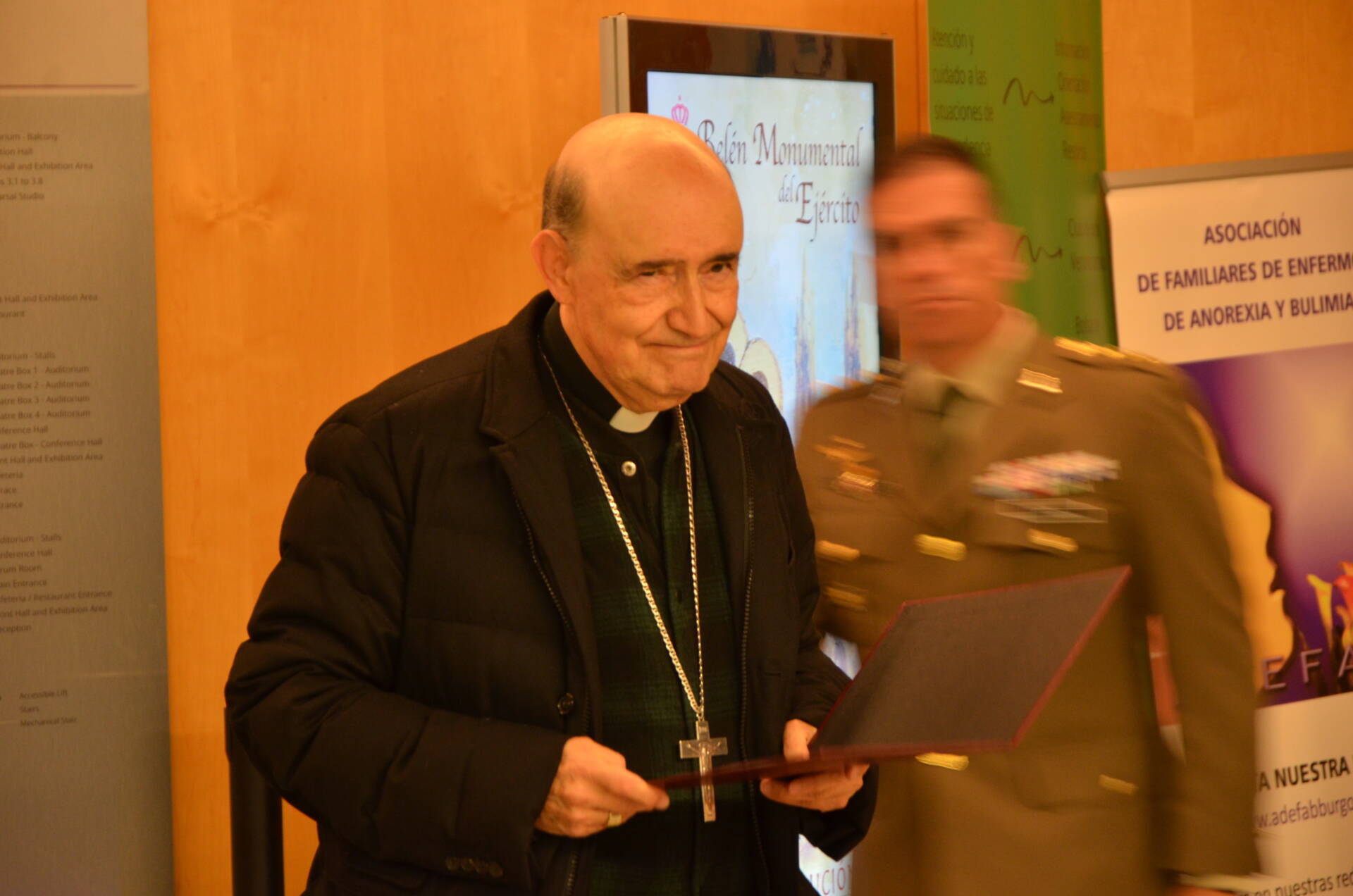 Mons. Herráez bendice el belén monumental del Ejército en Burgos 10 Mons. Herráez bendice el belén monumental del Ejército en Burgos