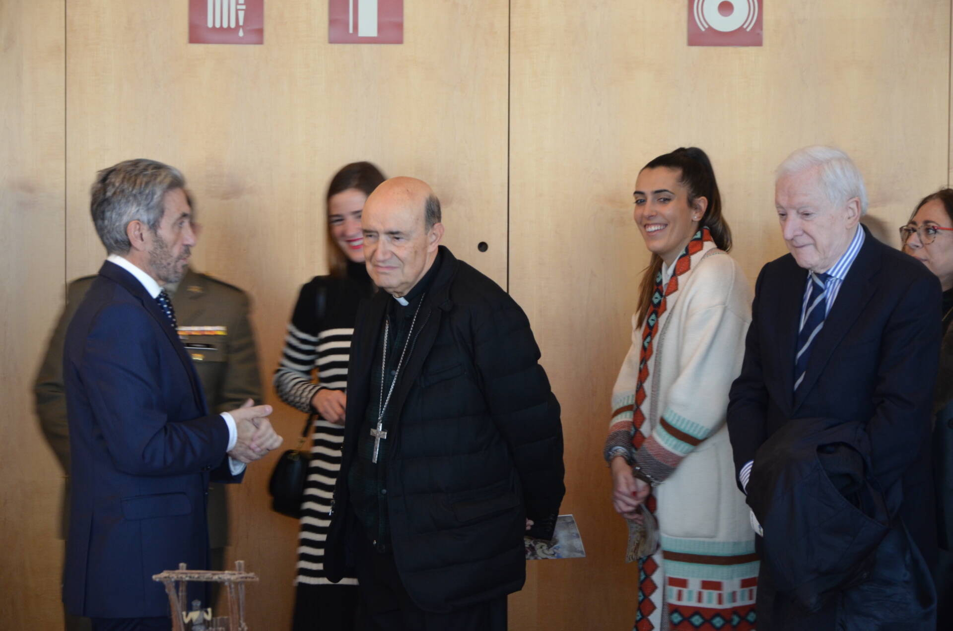 Mons. Herráez bendice el belén monumental del Ejército en Burgos 7 Mons. Herráez bendice el belén monumental del Ejército en Burgos