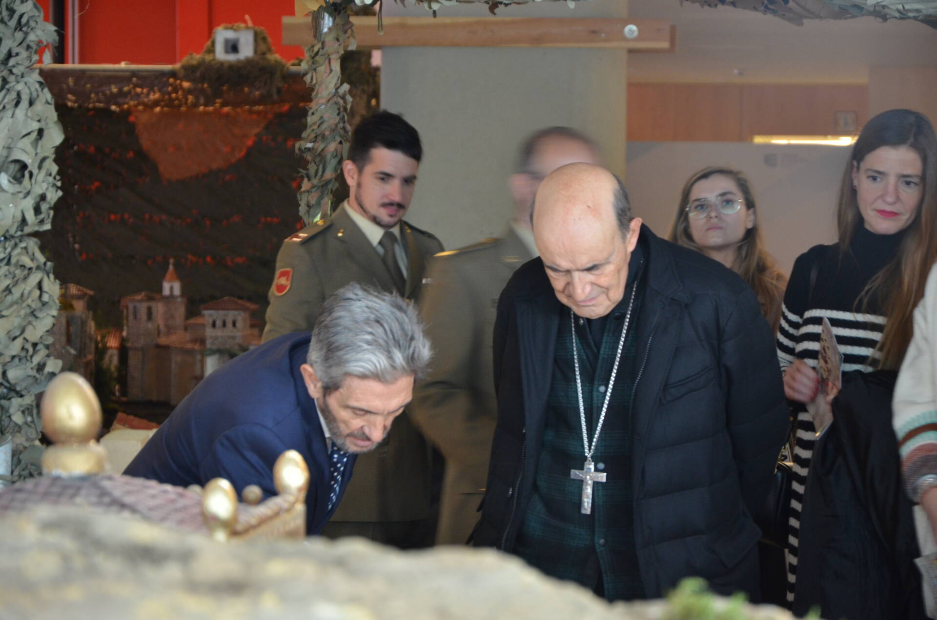 Mons. Herráez bendice el belén monumental del Ejército en Burgos 4 Mons. Herráez bendice el belén monumental del Ejército en Burgos