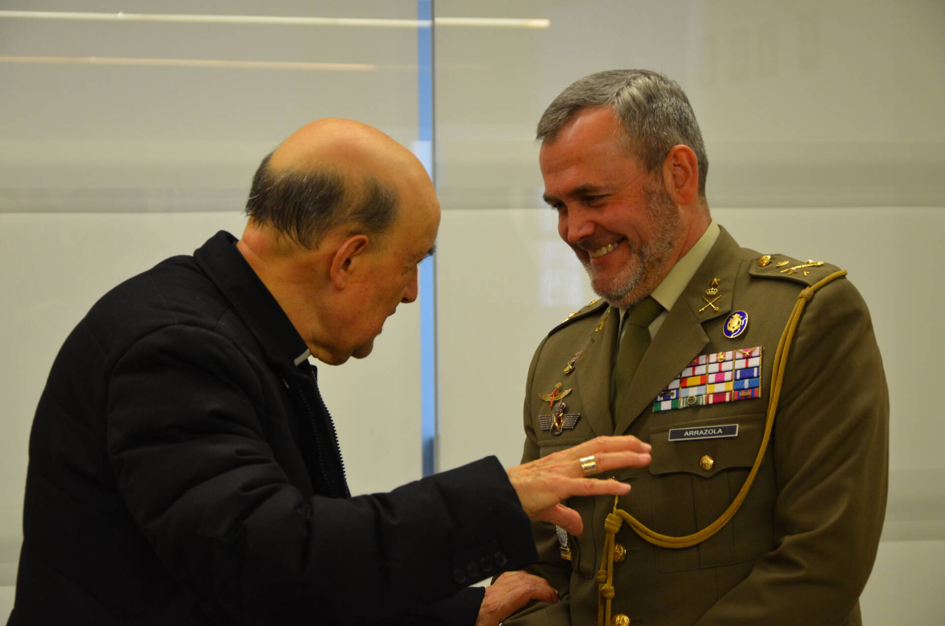 Mons. Herráez bendice el belén monumental del Ejército en Burgos 17 Mons. Herráez bendice el belén monumental del Ejército en Burgos