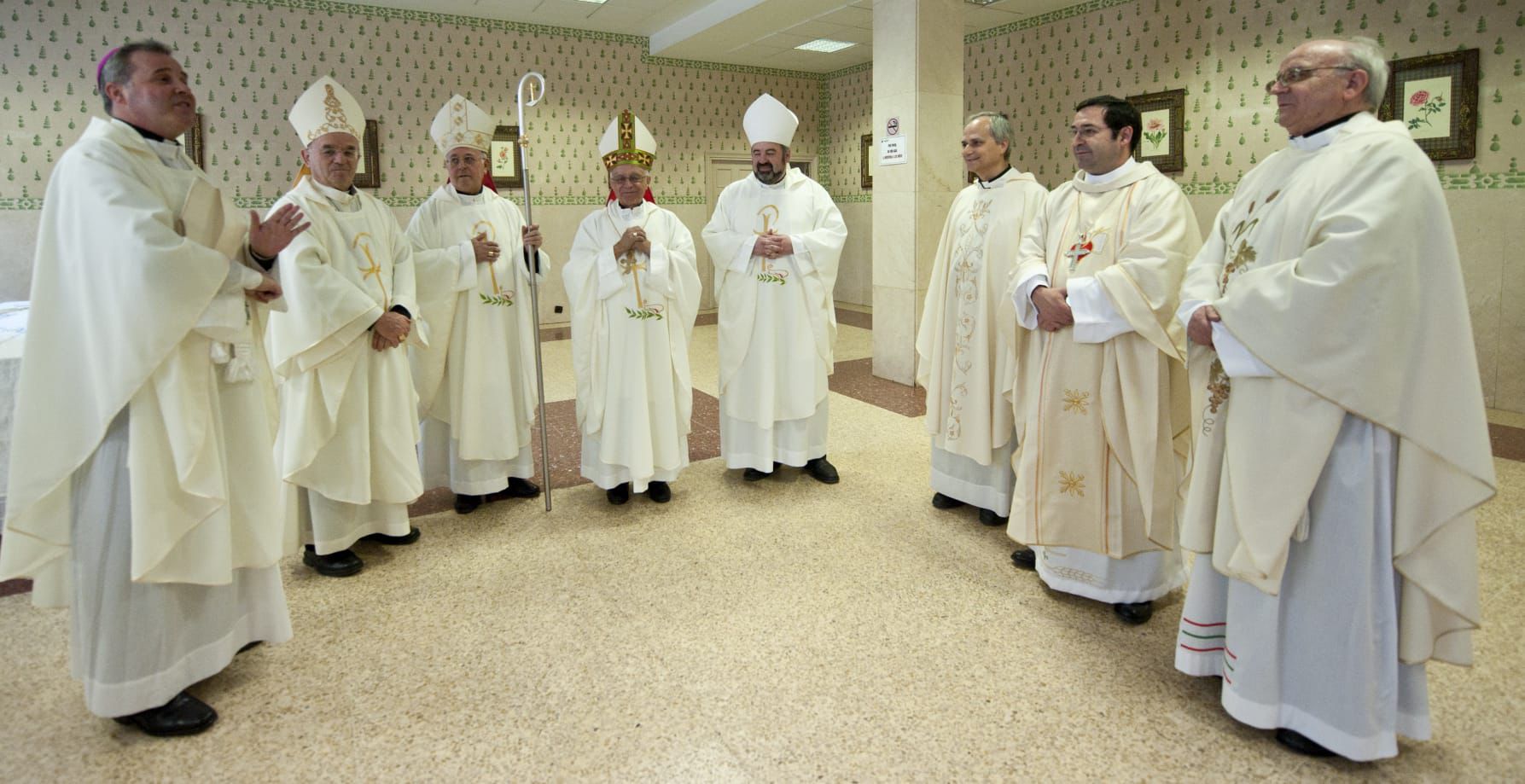 «Es un inmenso regalo»: Mons. Iceta expresa su alegría por la elección del papa León XIV 3 inmenso-regalo-iceta-alegria-eleccion-papa-leon-xiv_06