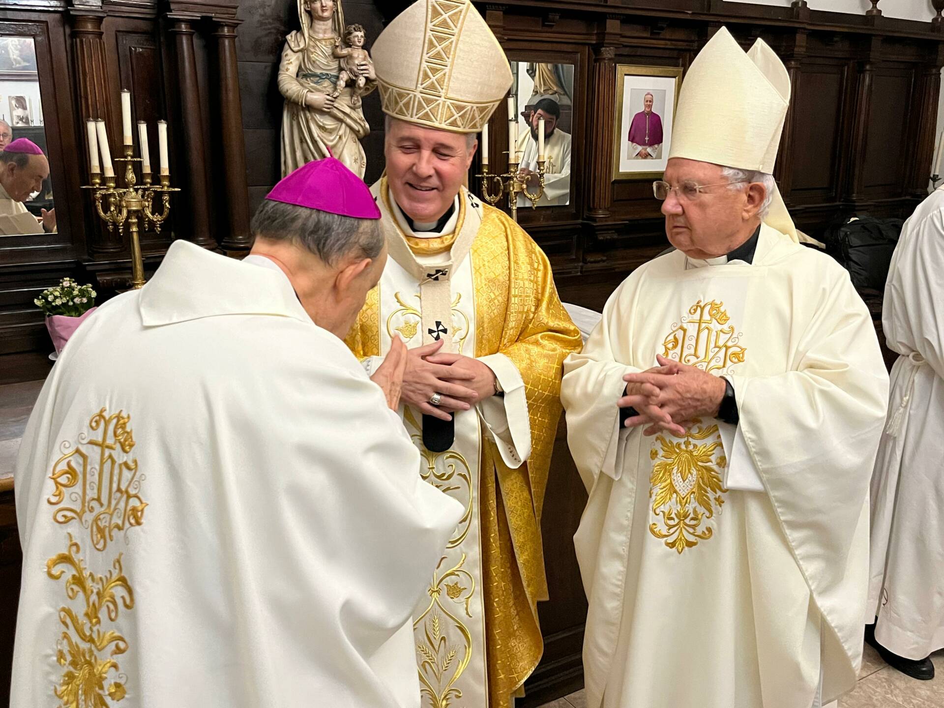 La Institución Teresiana celebra en Burgos el centenario de su aprobación pontificia con una misa presidida por el arzobispo 9 La Institución Teresiana celebra en Burgos su centenario con una misa presidida por el arzobispo