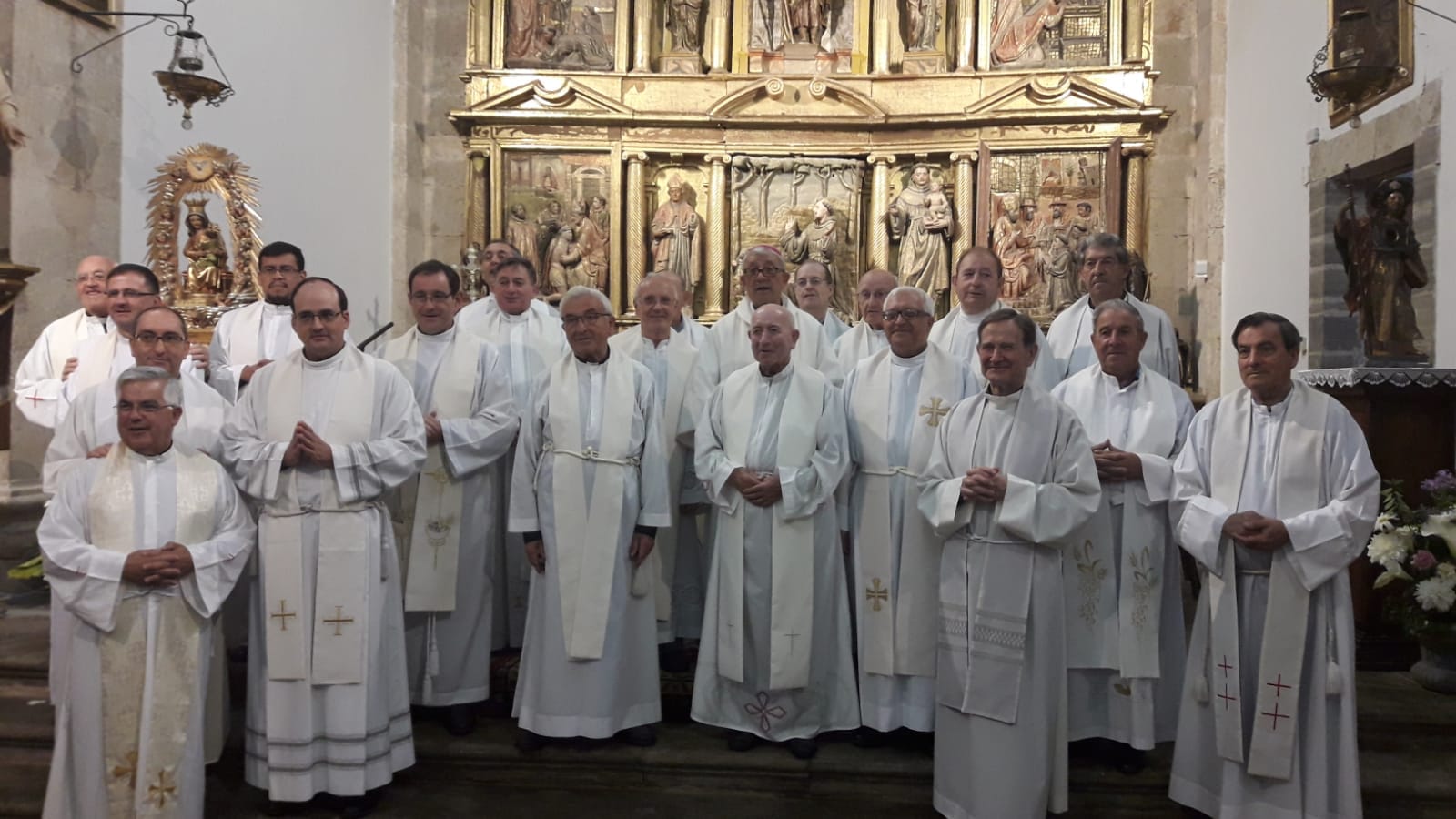 El obispo burgalés Isidro Barrio celebra su aniversario sacerdotal en su pueblo natal 1 isidro barrio