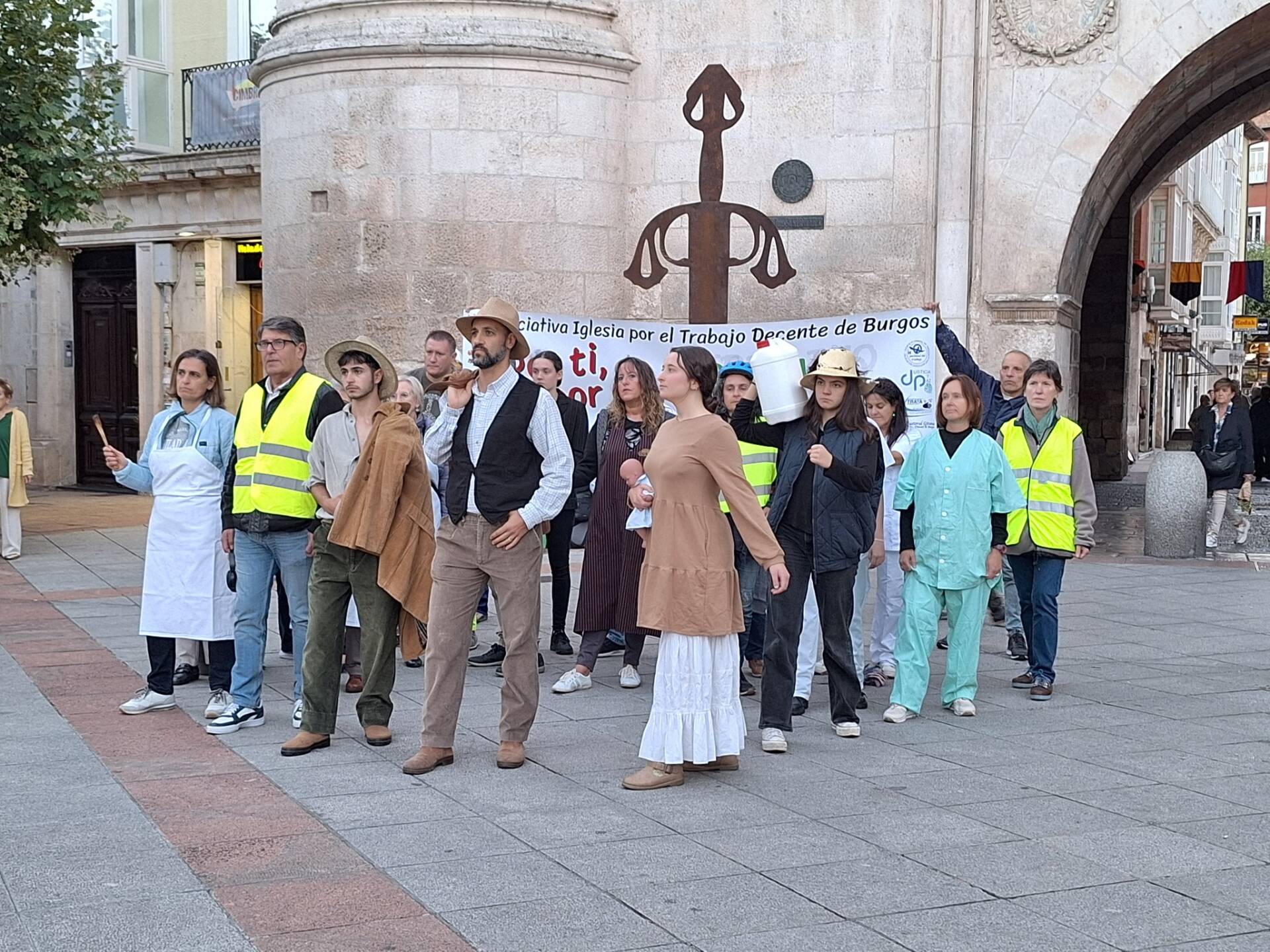 Burgos celebra la Jornada Mundial por el Trabajo Decente con un gesto público y una vigilia de oración 3 Burgos celebra la Jornada Mundial por el Trabajo Decente con un gesto público y una vigilia de oración