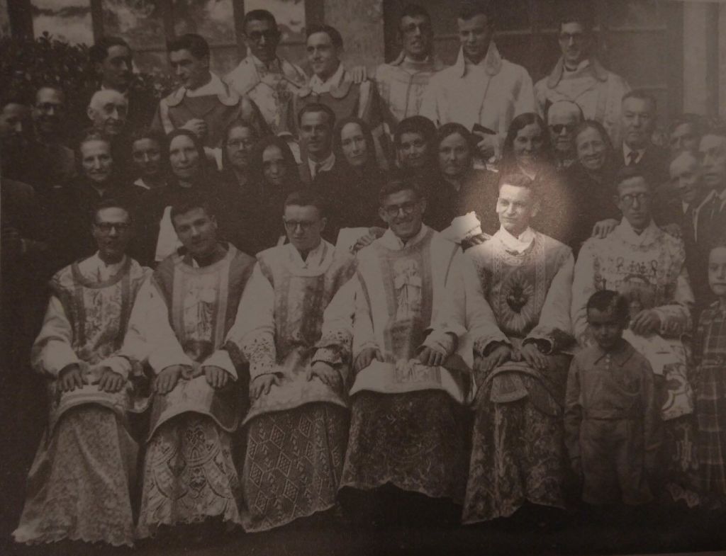 Fallece el sacerdote don José Ruiz López 1 Don José, destacado, el día de su ordenación sacerdotal.