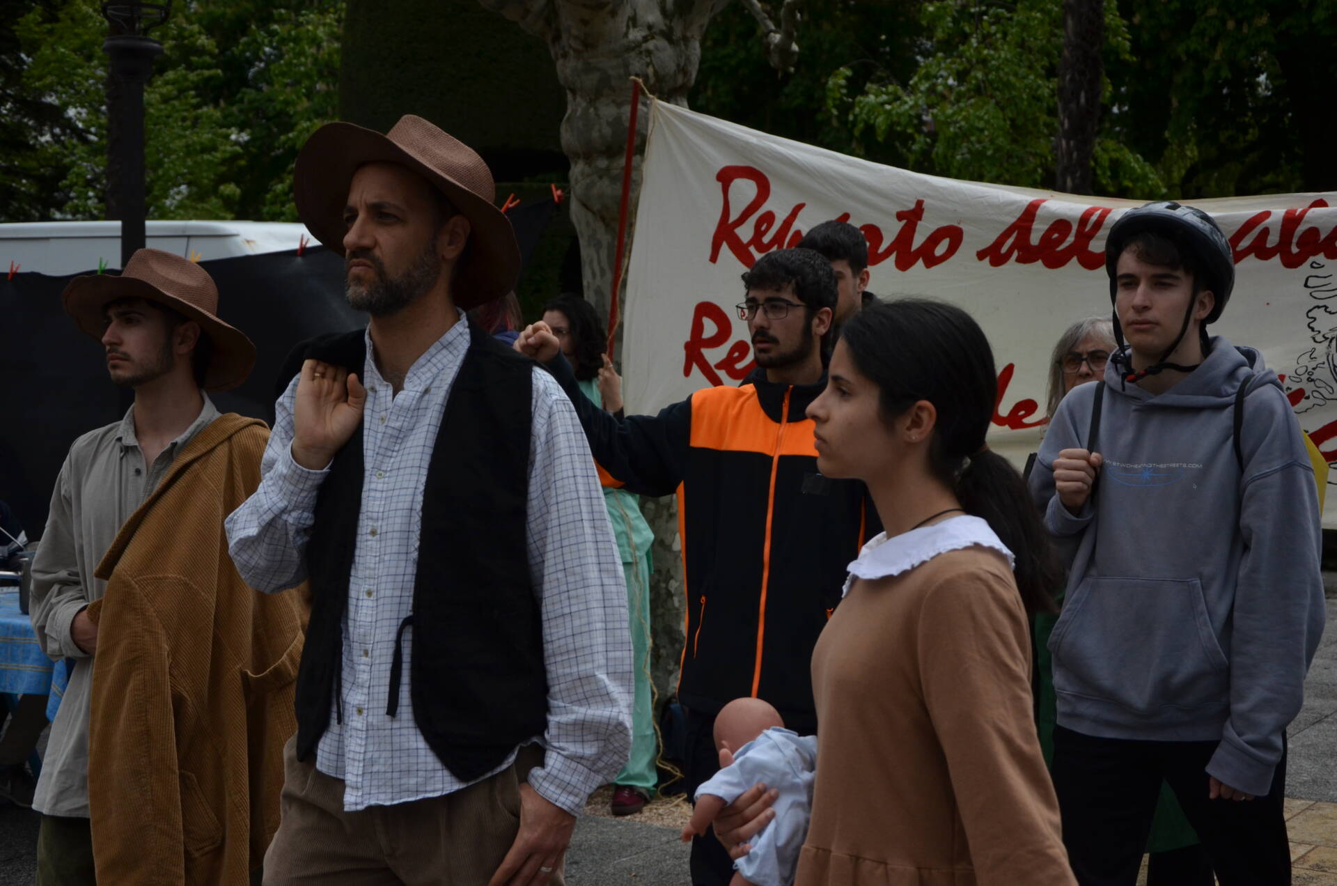 «Trabajar ya no es suficiente»: la archidiócesis celebra el Jubileo de los Trabajadores 26 jubileo-trabajadores-burgos-trabajo-decente_00026