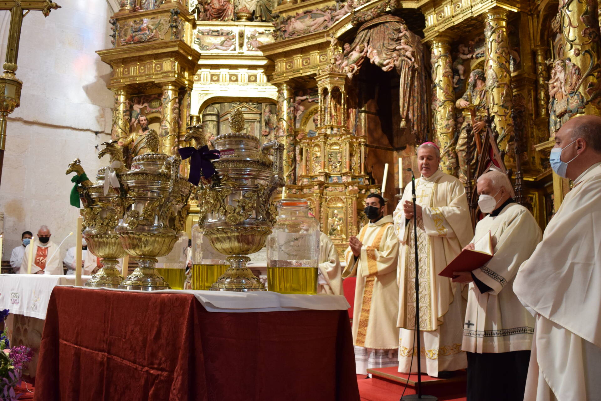 Manos ungidas para ser la ternura del Señor 4 manos ungidas misa crismal_18