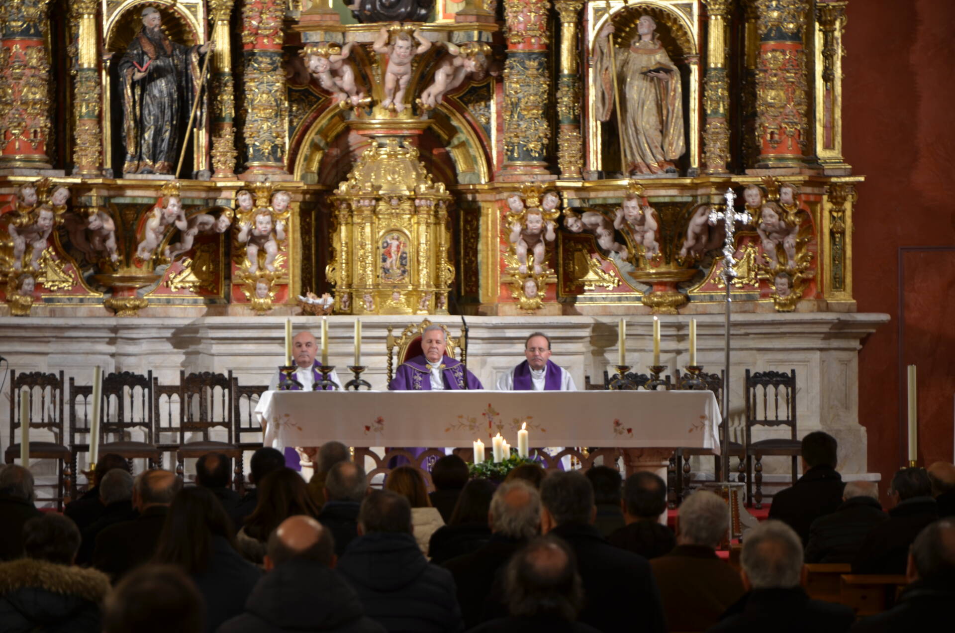 El arzobispo felicita la Navidad a todos los burgaleses 5 mario-iceta-arzobispo-felicitación-navidad-seminario_00004