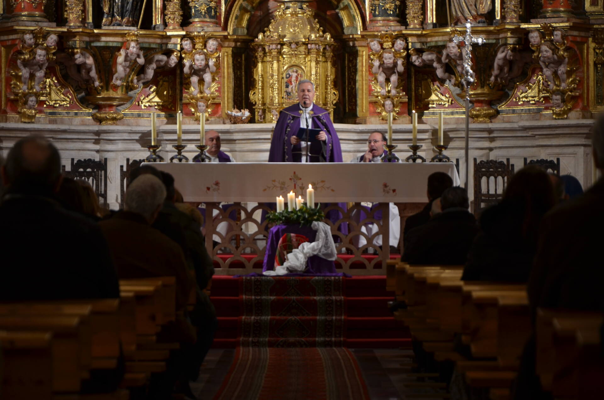 El arzobispo felicita la Navidad a todos los burgaleses 9 mario-iceta-arzobispo-felicitación-navidad-seminario_00006