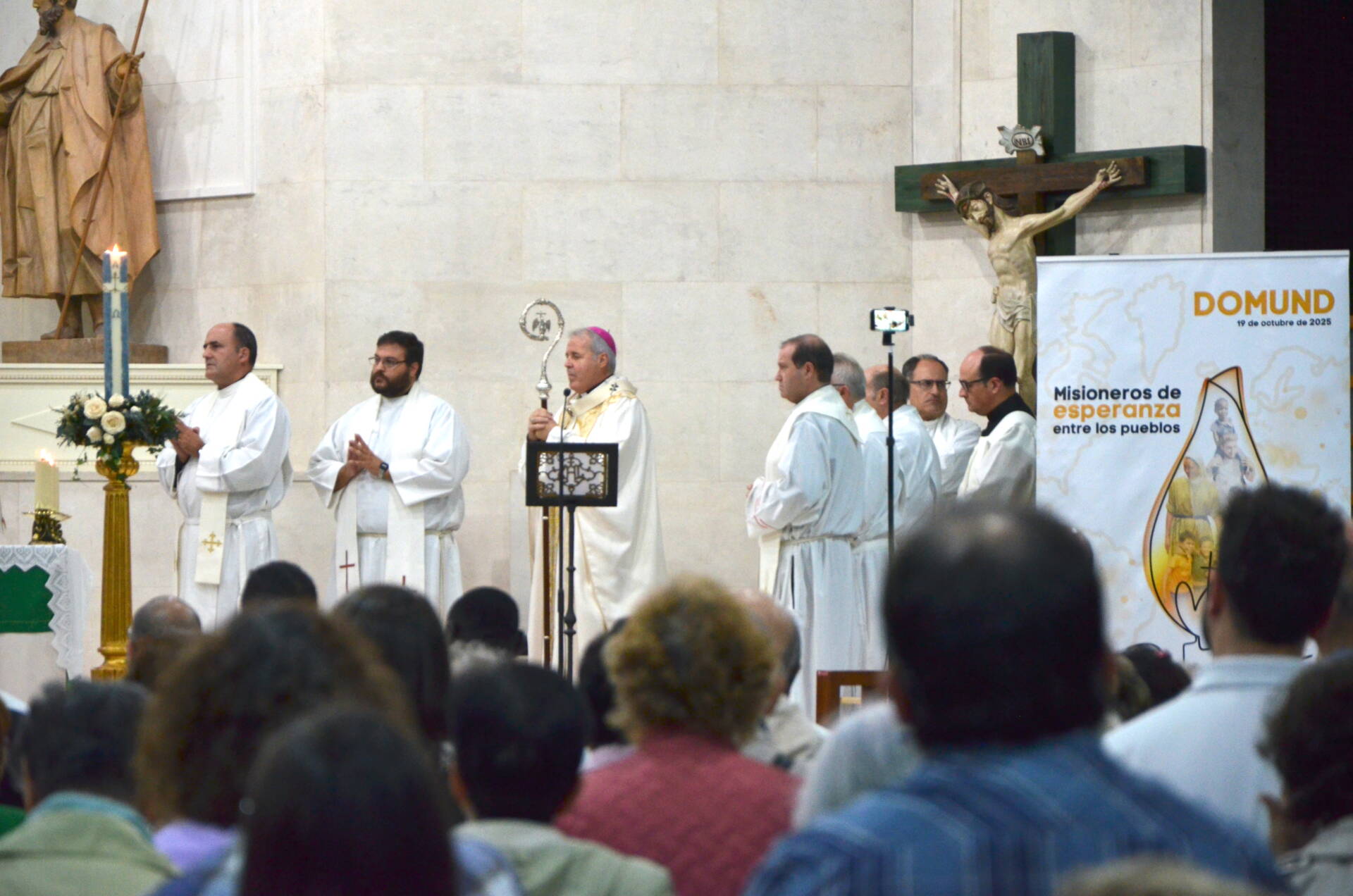 «El Señor abre siempre el camino de la misión» 12 mario-iceta-envio-misionero-juan-antonio-cabrera_00006