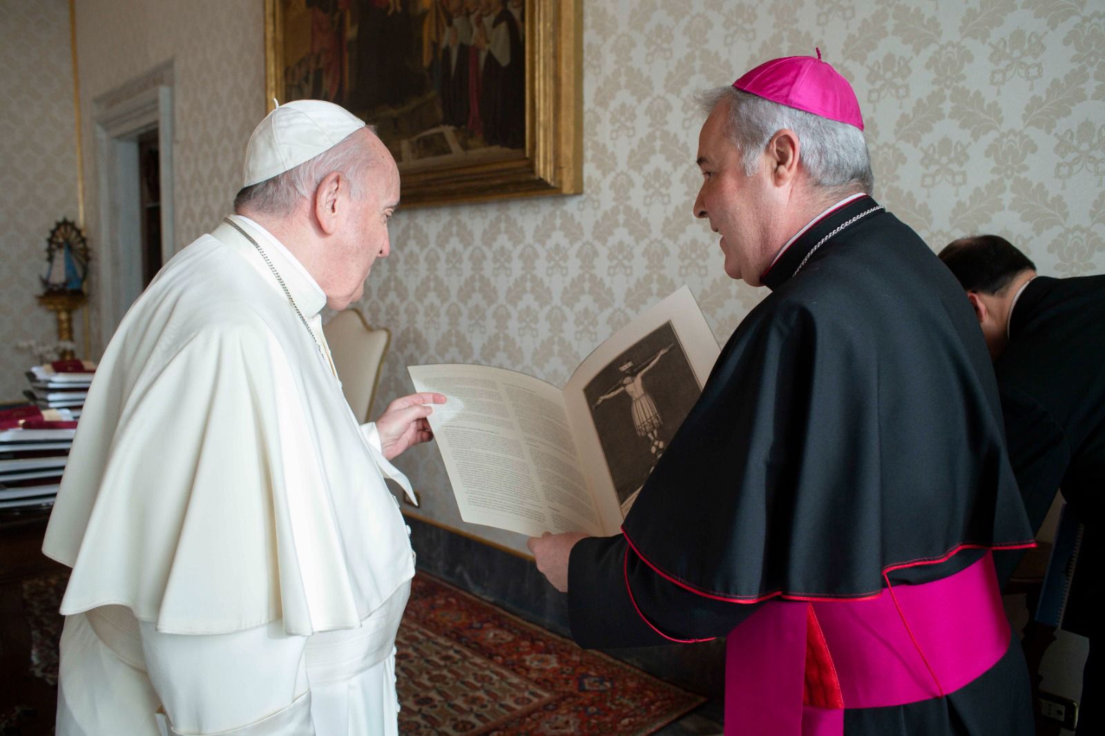 Así fue el encuentro del arzobispo con el papa Francisco 2 mario iceta papa francisco