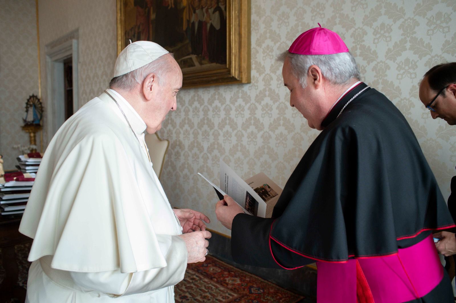 Así fue el encuentro del arzobispo con el papa Francisco 4 mario iceta papa francisco