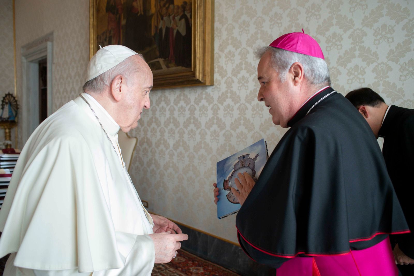 Así fue el encuentro del arzobispo con el papa Francisco 5 mario iceta papa francisco