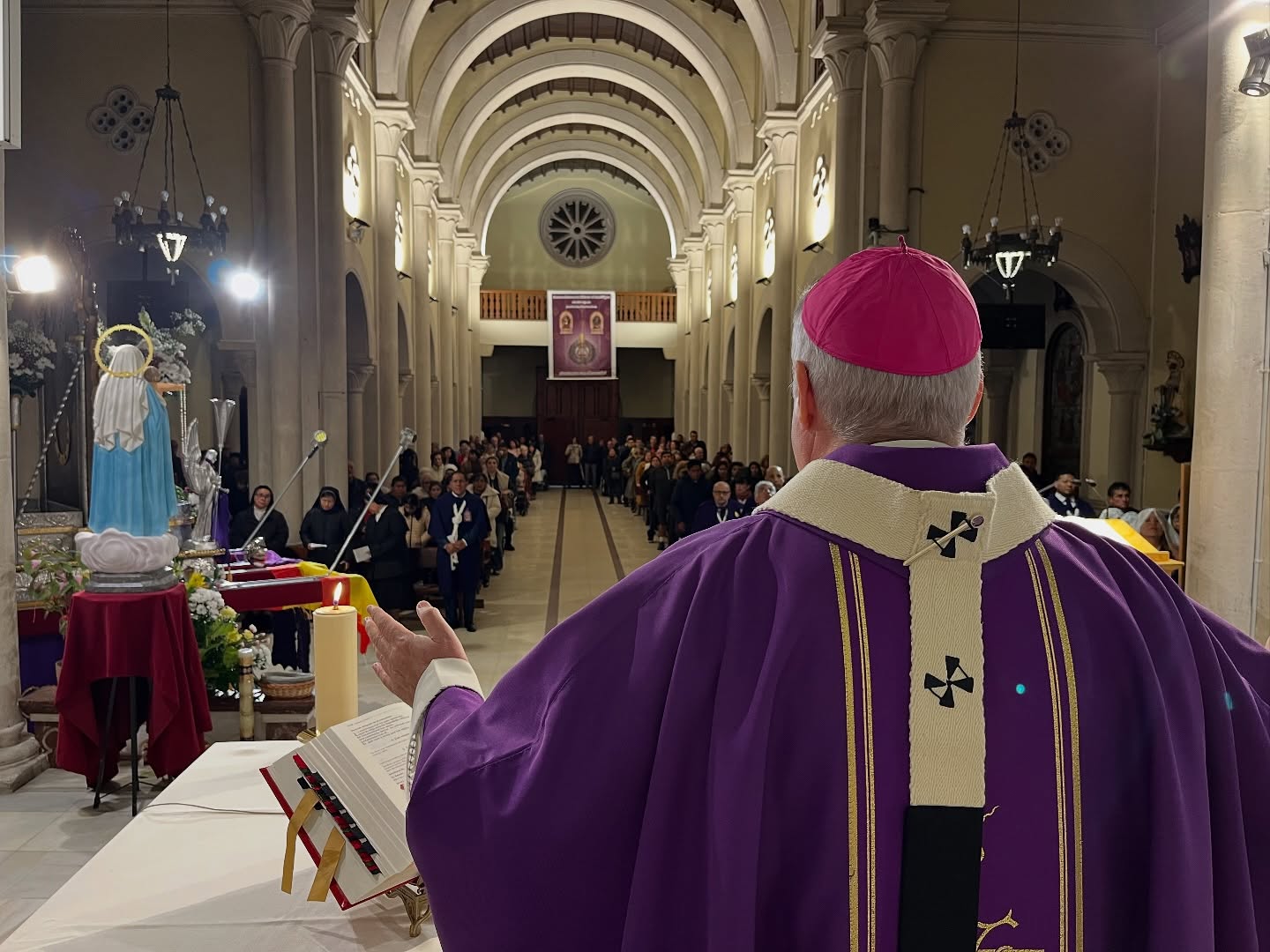 El Señor de los Milagros sortea la lluvia en su fiesta 11 mario-iceta-señor-milagros-perú_011