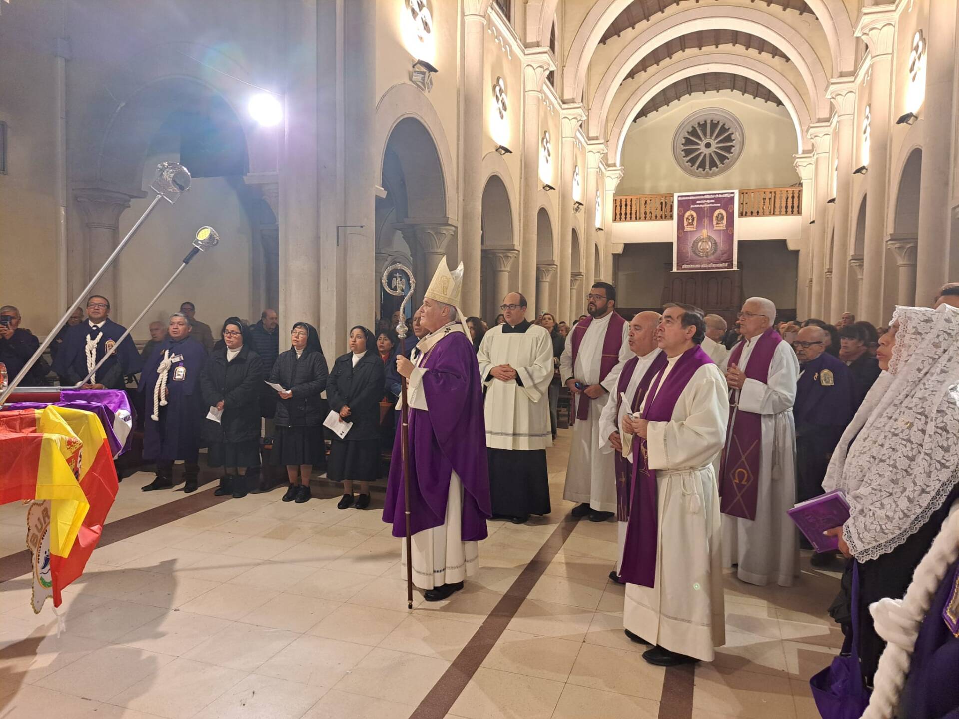 El Señor de los Milagros sortea la lluvia en su fiesta 17 mario-iceta-señor-milagros-perú_017