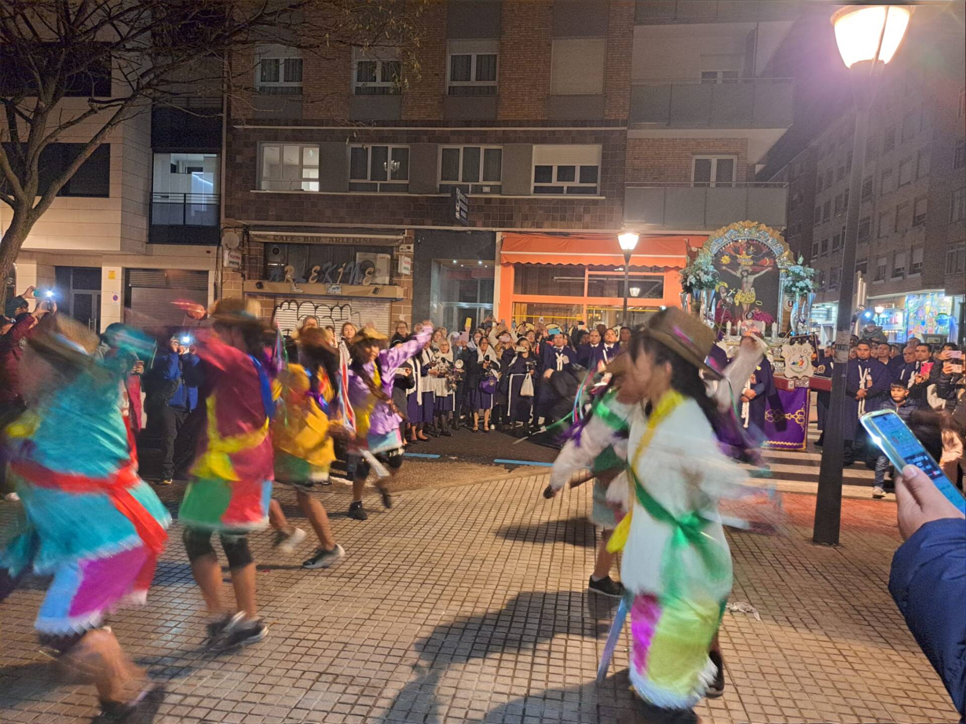 El Señor de los Milagros sortea la lluvia en su fiesta 21 mario-iceta-señor-milagros-perú_021