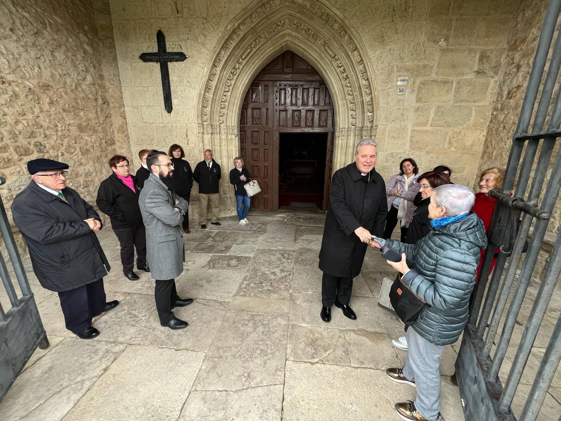 Mons. Iceta retoma la visita pastoral en la unidad 'Encuentro de Caminos' 1 Mons. Iceta retoma la visita pastoral en la unidad 'Encuentro de Caminos'
