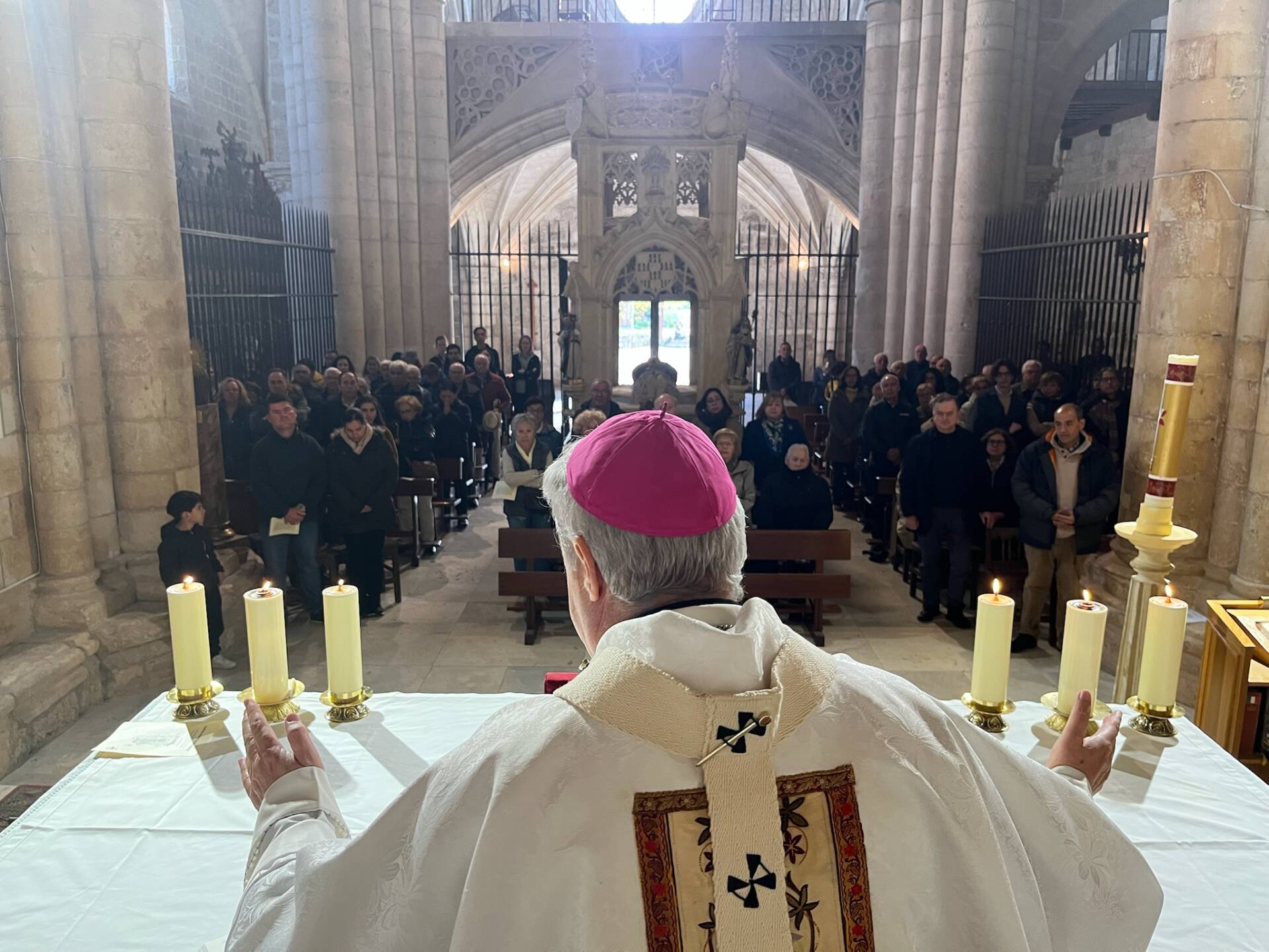 Mons. Iceta retoma la visita pastoral en la unidad 'Encuentro de Caminos' 14 Mons. Iceta retoma la visita pastoral en la unidad 'Encuentro de Caminos'
