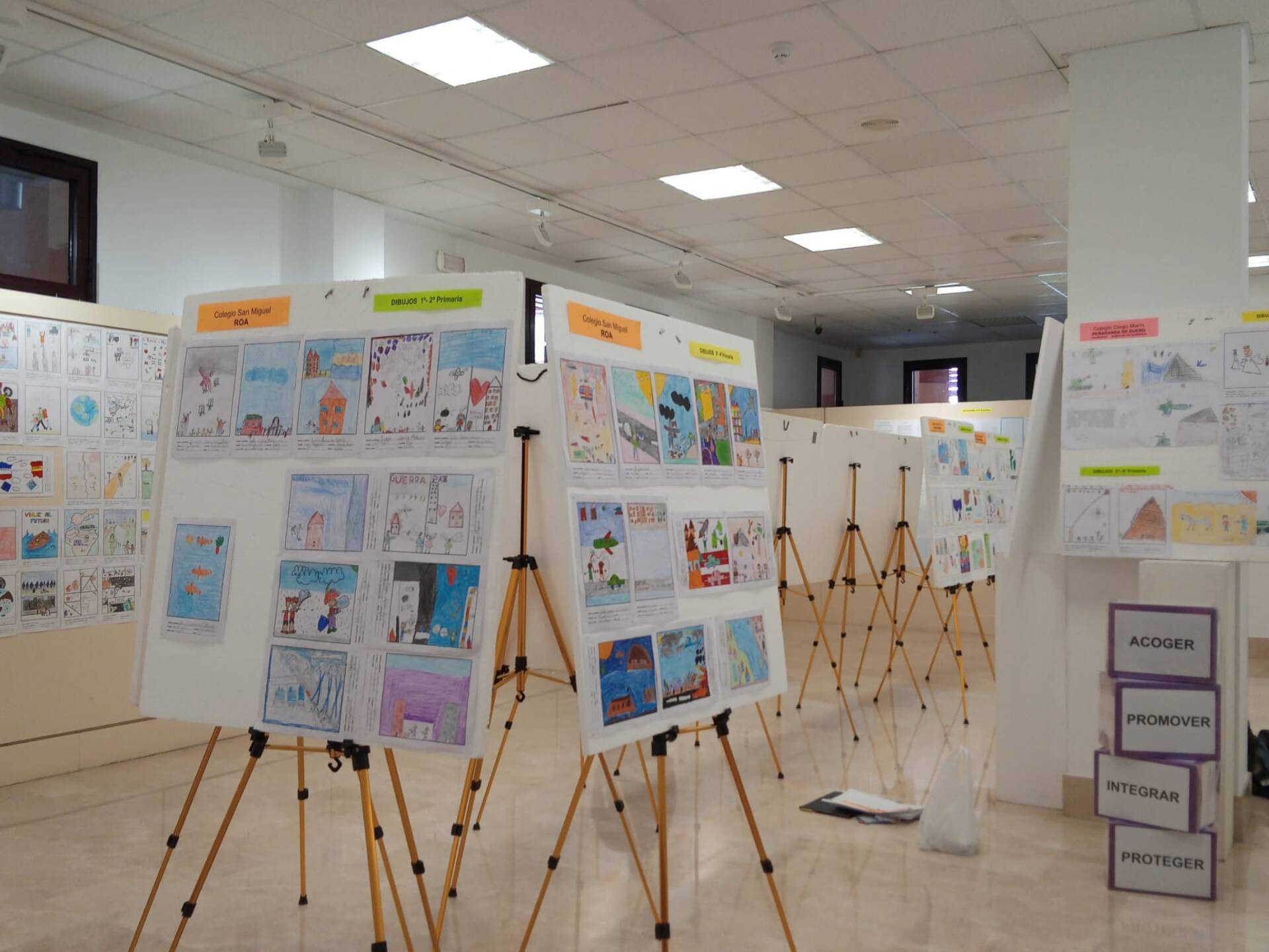 Los alumnos de la Ribera del Duero reflejan con pintura la Jornada de las Migraciones 1 pintura migraciones colegio