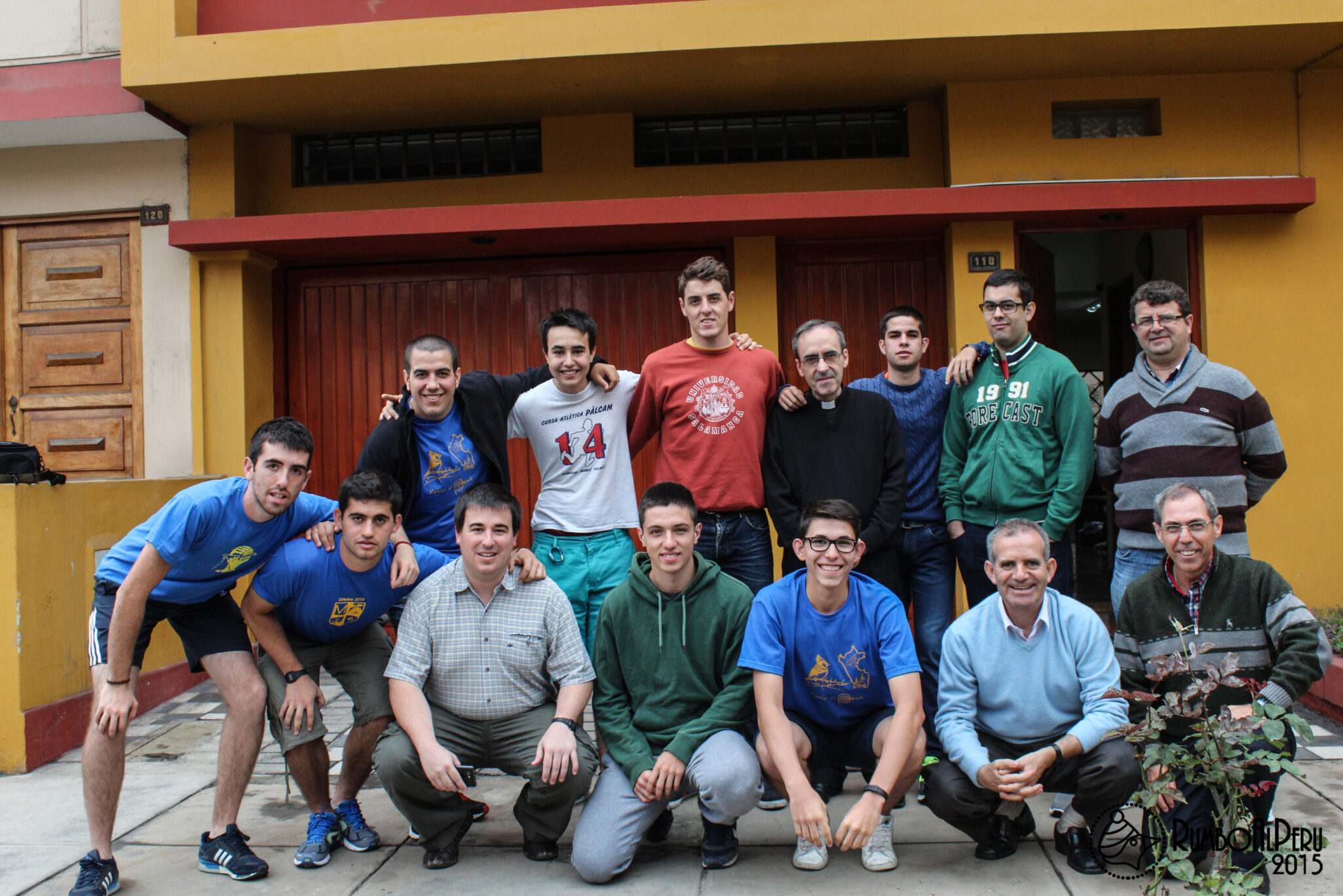 Jóvenes burgaleses participan en una experiencia misionera en Perú 1 milicia santa maria peru
