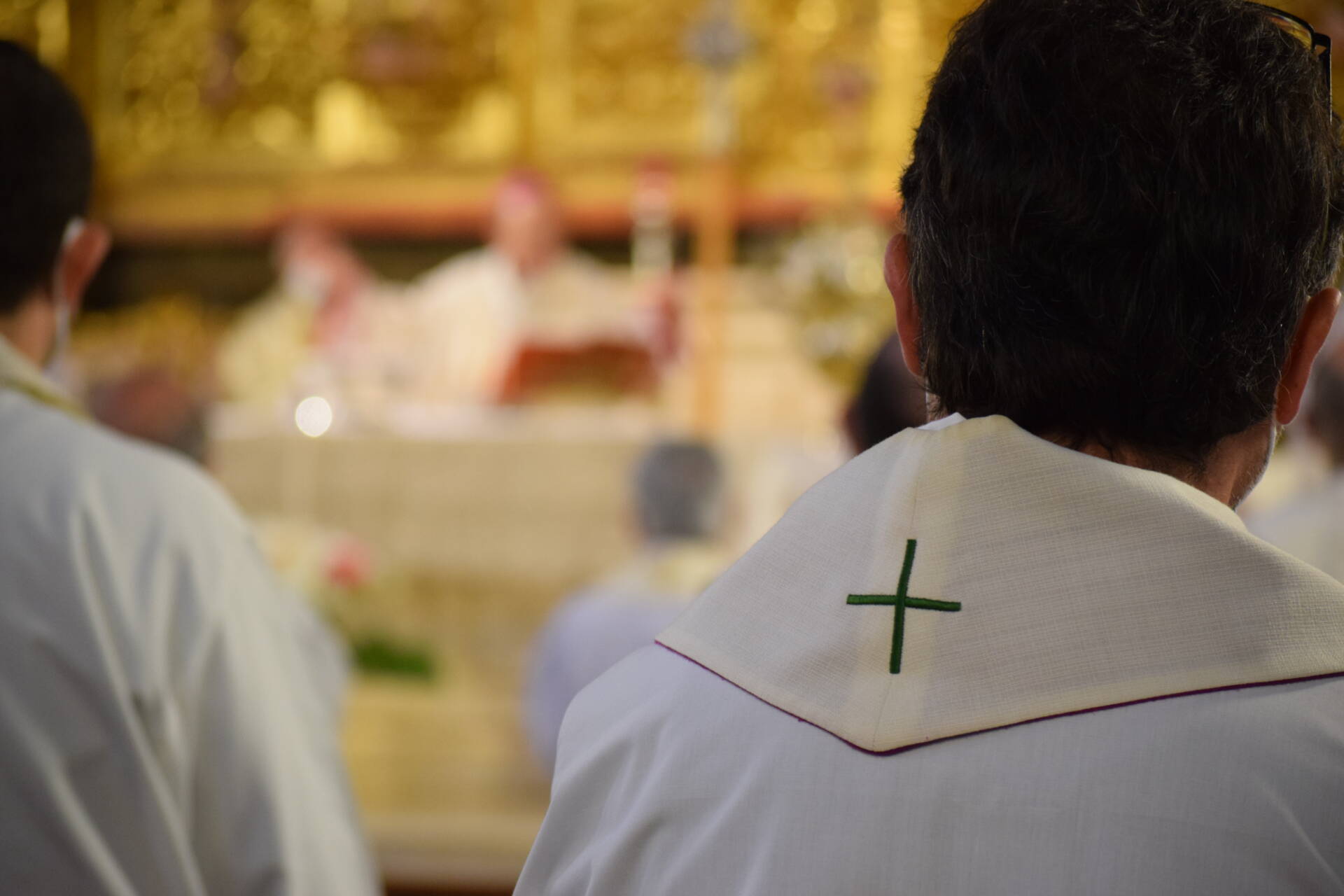 sacerdotes cáritas