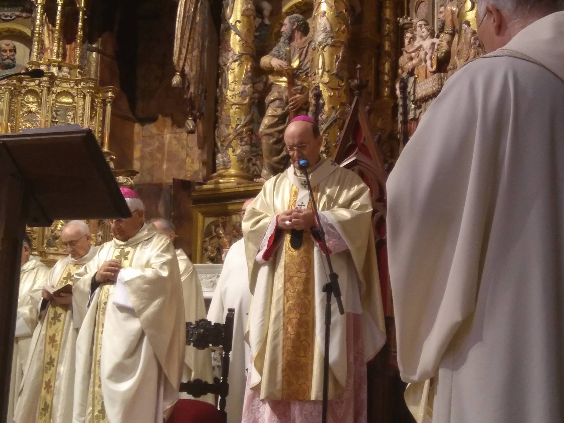 Recordando el momento en que Cristo instituyó la eucaristía y el sacerdocio 1 misa jueves