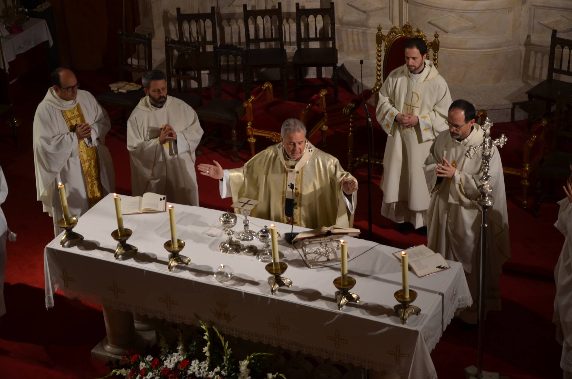 «Donde no hay Eucaristía, la Iglesia no crece»: Mons. Iceta resalta la misión de la Iglesia Diocesana 4 «Donde no hay Eucaristía, la Iglesia no crece»: Mons. Iceta resalta la misión de la Iglesia Diocesana