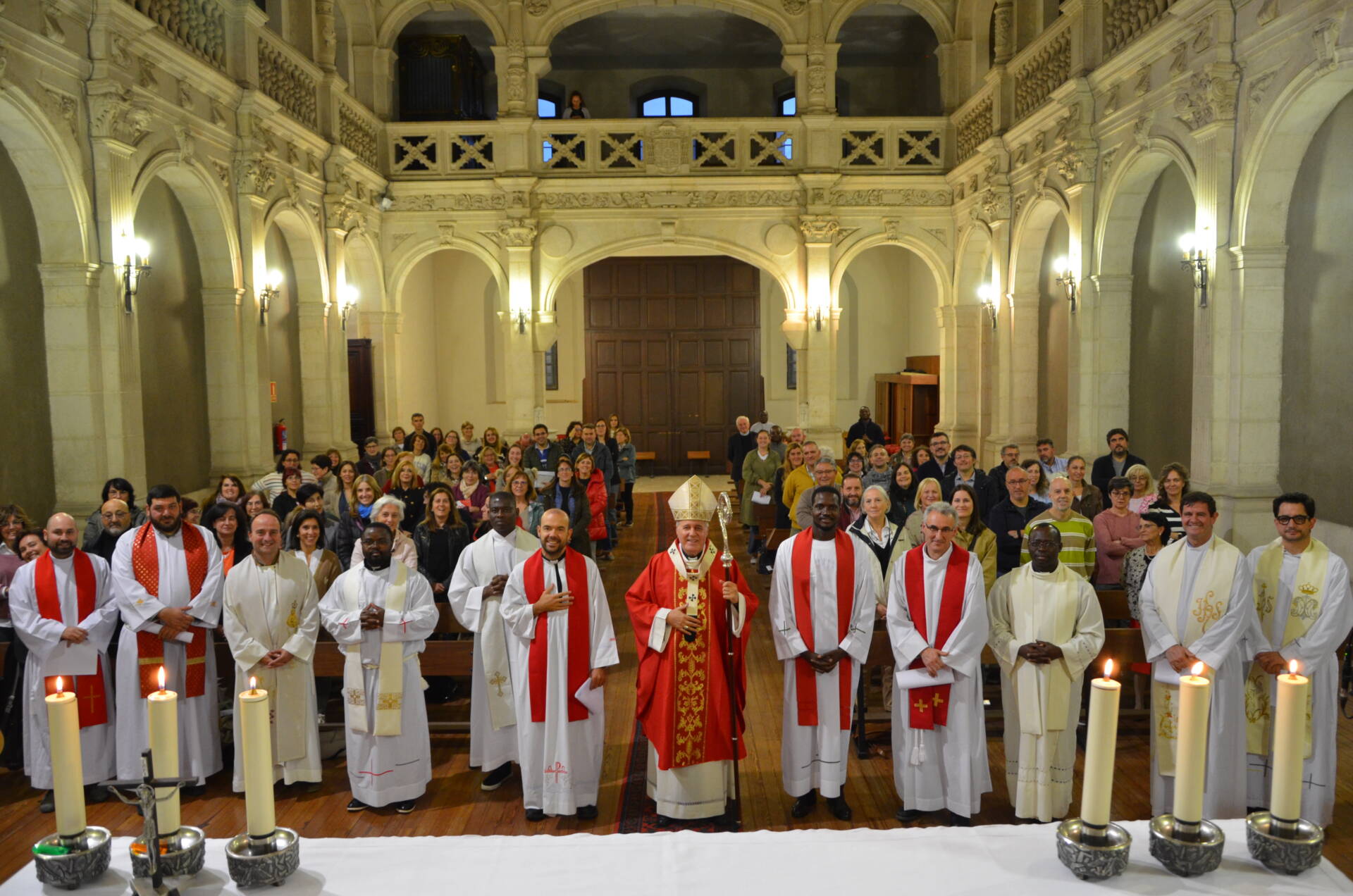 Mons. Mario Iceta anima a los profesores de Religión a confiar en la novedad del Espíritu Santo 1 El arzobispo entrega a los profesores de Religión la 'missio canónica'