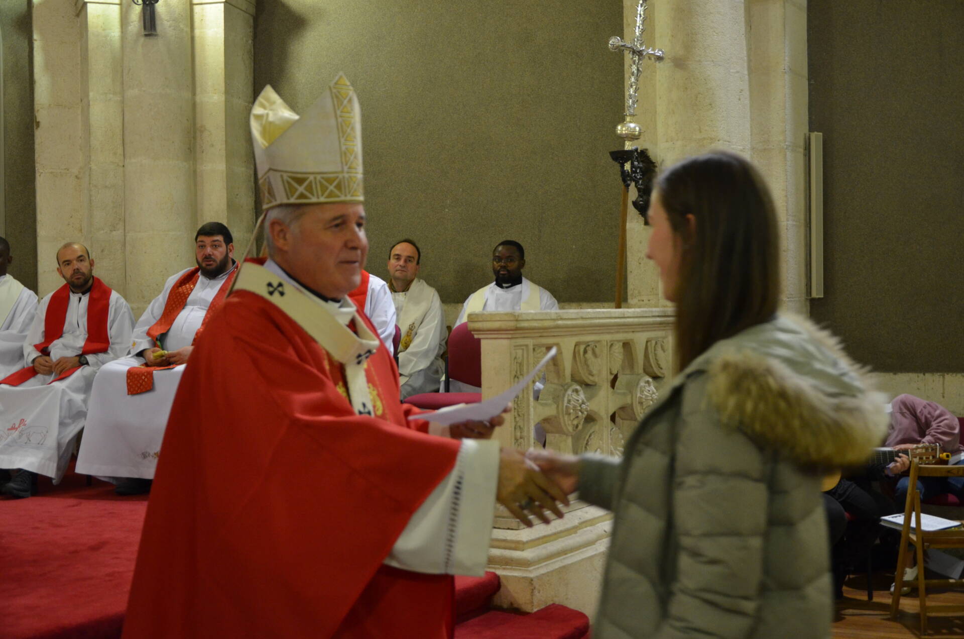 Mons. Mario Iceta anima a los profesores de Religión a confiar en la novedad del Espíritu Santo 8 El arzobispo entrega a los profesores de Religión la 'missio canónica'